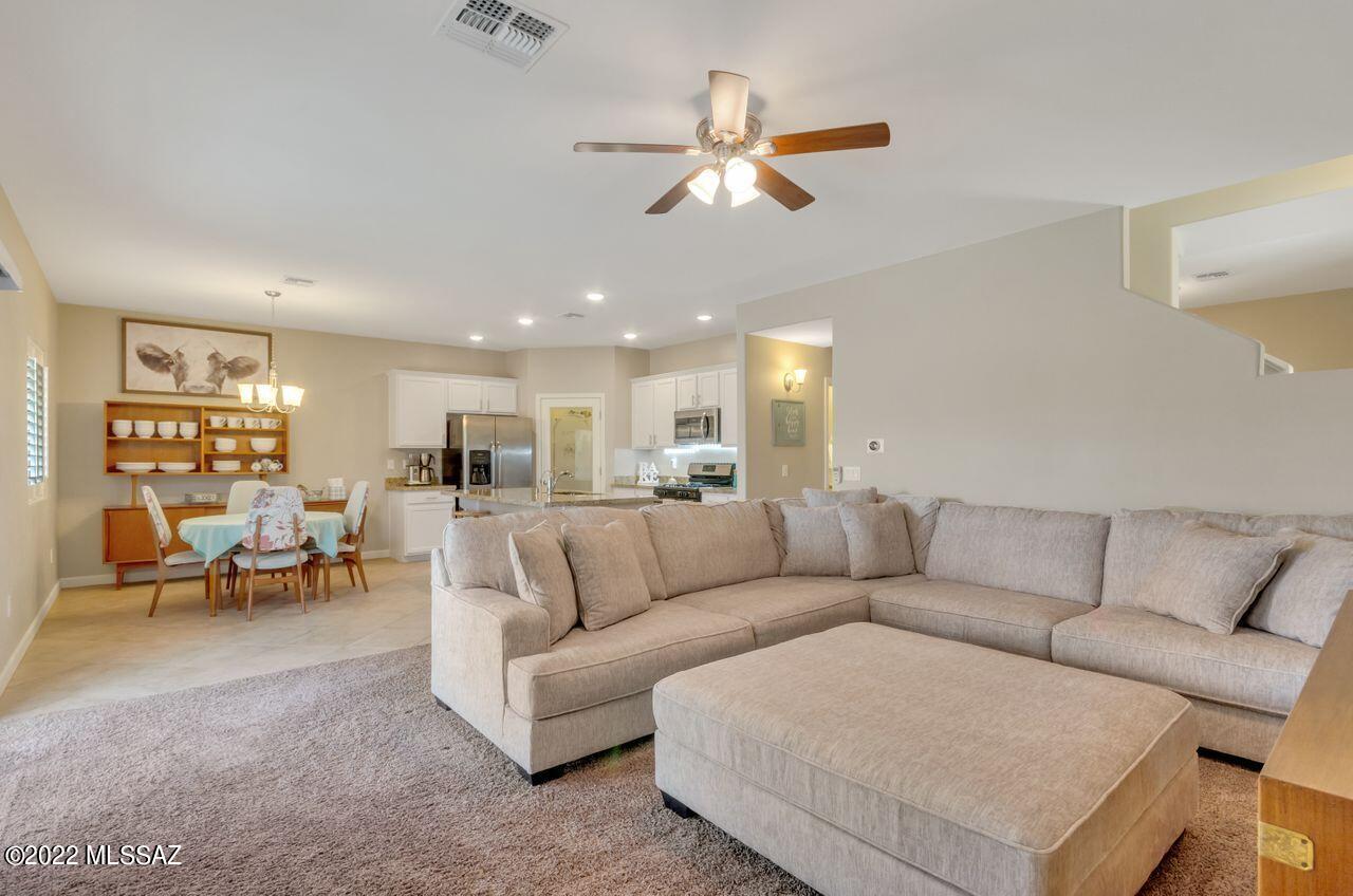 Vista Del Lago Norte SQ20140780198 - Residential