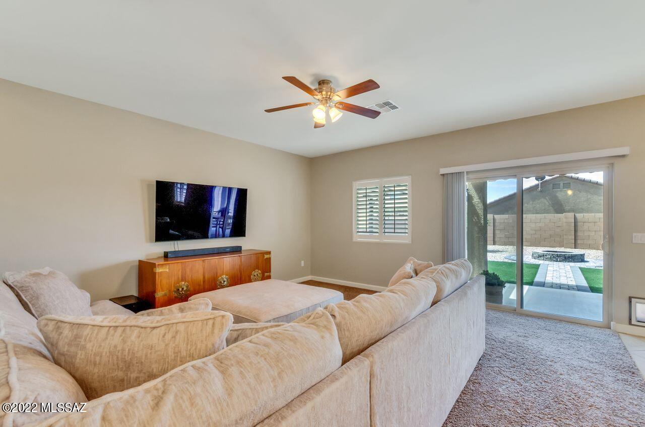 Vista Del Lago Norte SQ20140780198 - Residential