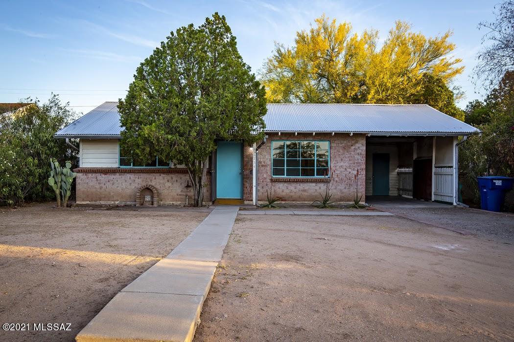 Country Club Manor - Residential
