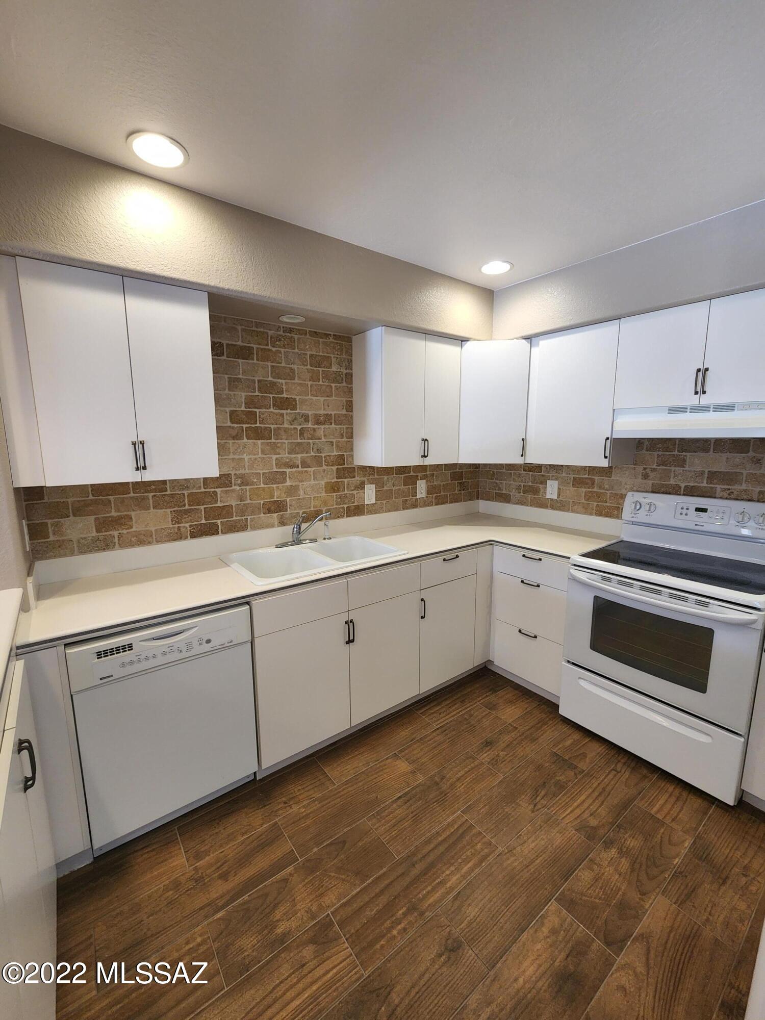 La Cebadilla Estates (1-161) - Residential Lease
