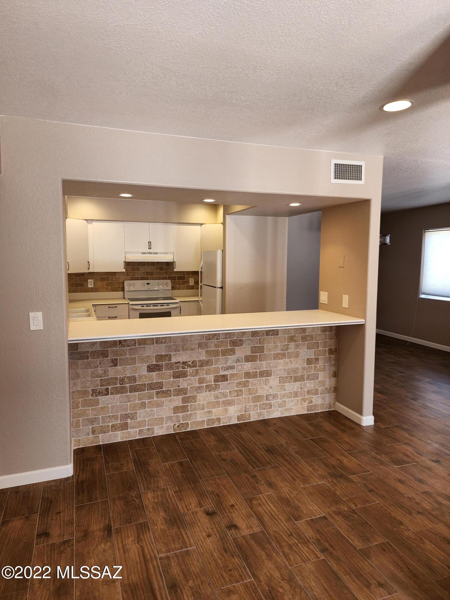 La Cebadilla Estates (1-161) - Residential Lease