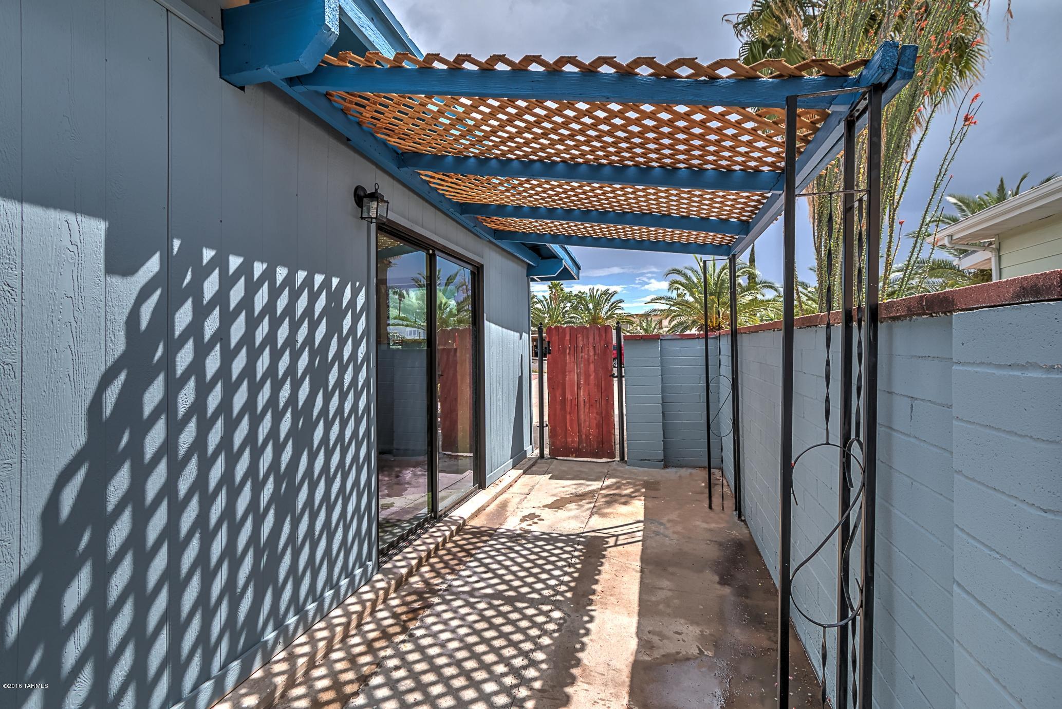 Sherwood Village Terrace (231-546) - Residential
