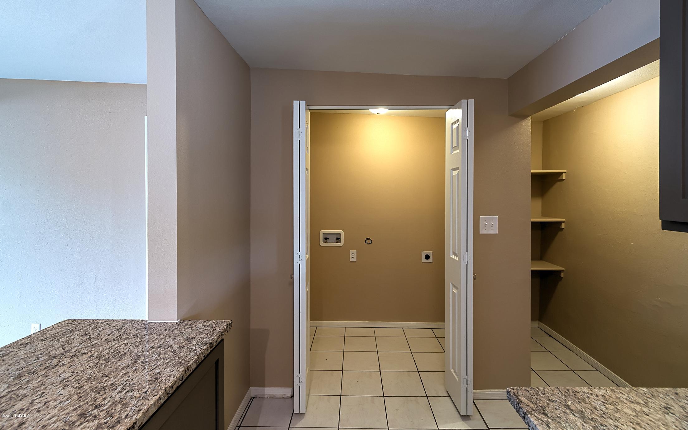Sherwood Village Terrace (231-546) - Residential