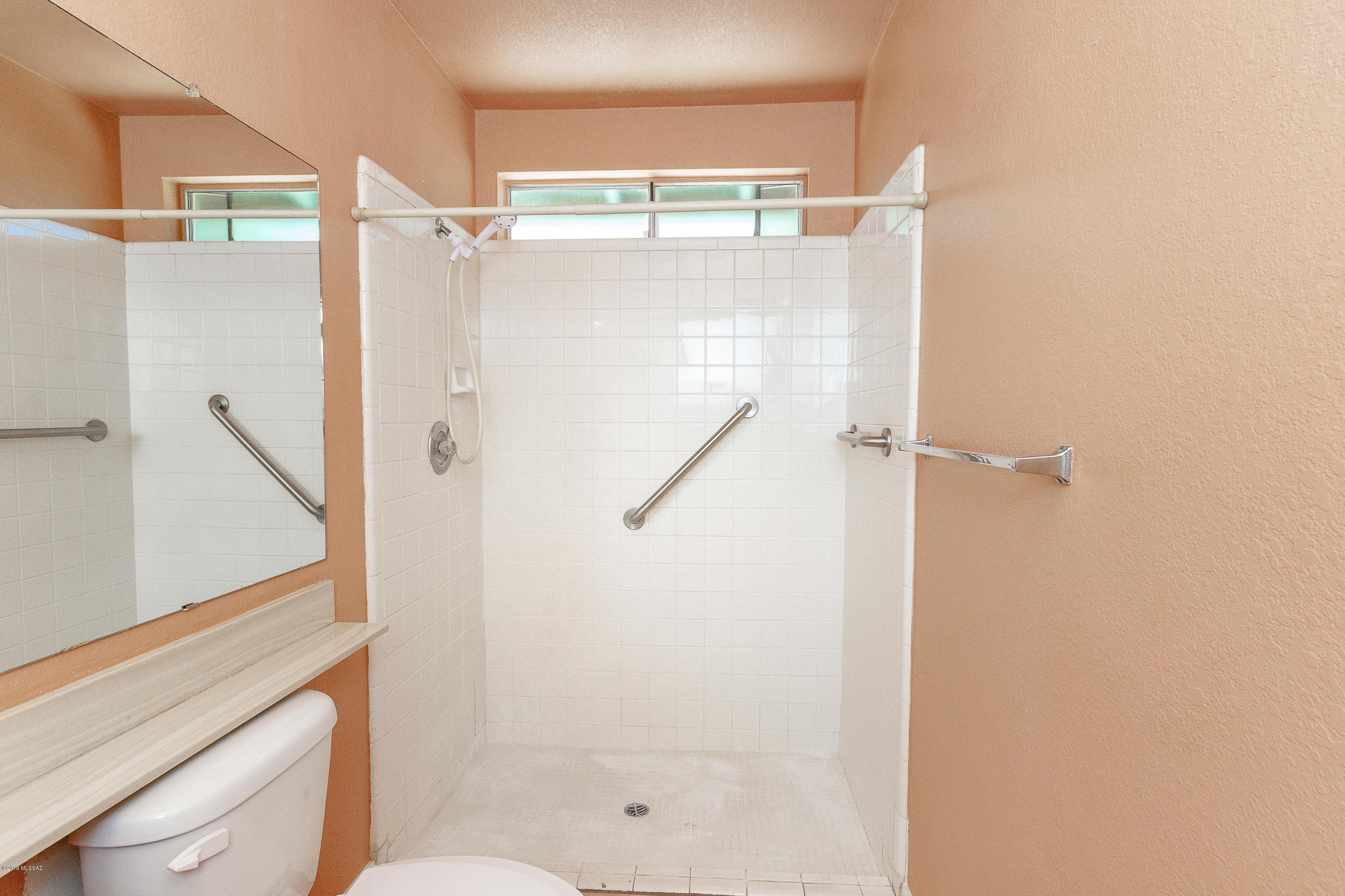 Paseo Vista (1-234) - Residential