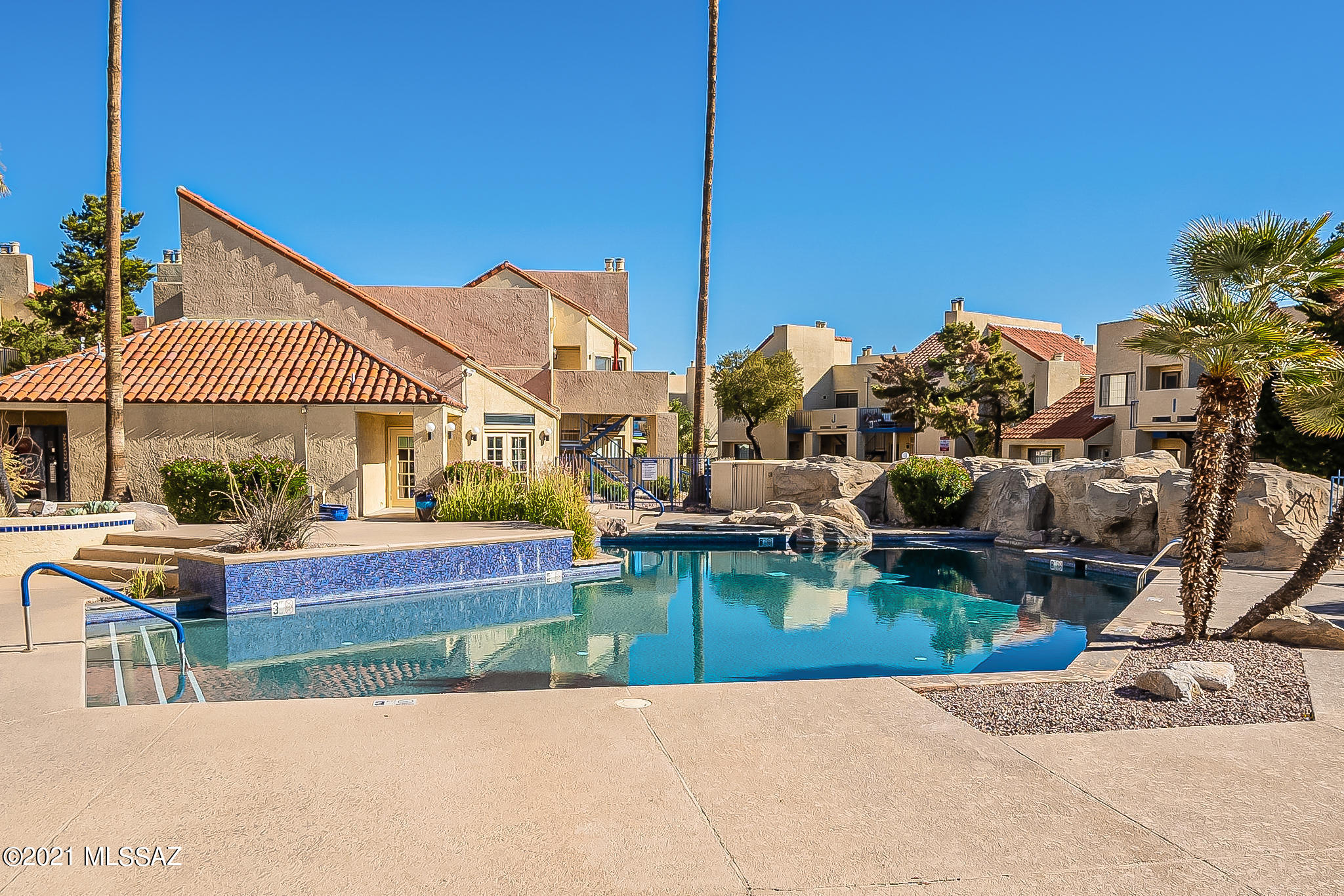 Casitas Real Condos. - Residential