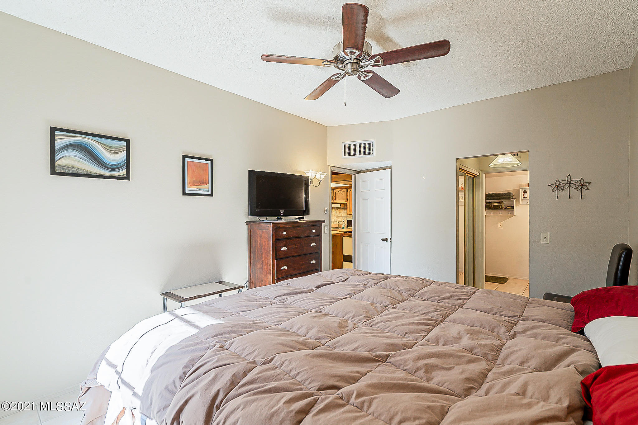 Casitas Real Condos. - Residential