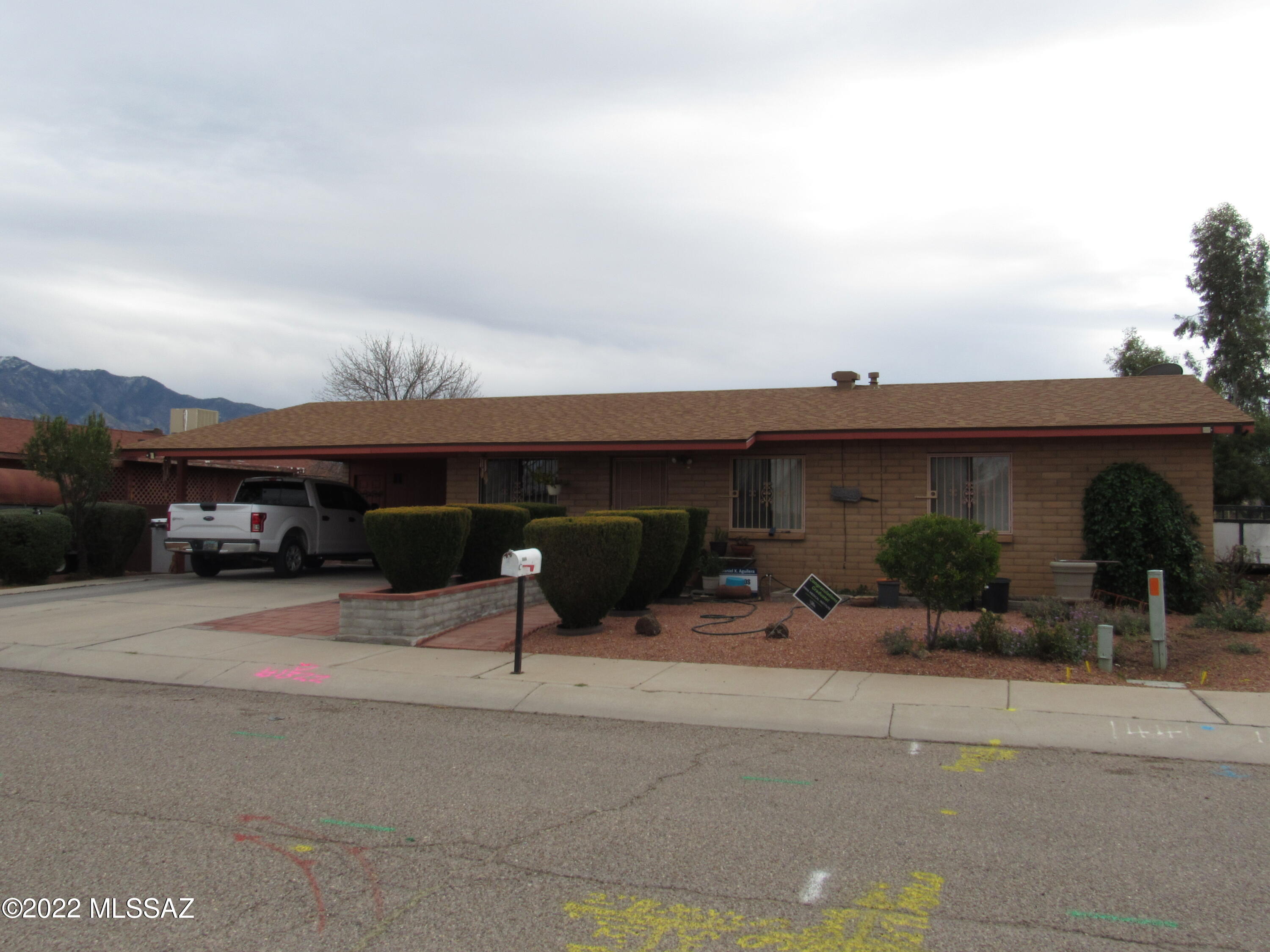 Very well maintained 4br/2ba with mountain views! Newer HVAC unit and roof. Large lot with mature citrus trees. Located on a quiet cul-de-sac. Solar panels installed in 2017. Perfect family home in a great neighborhood.