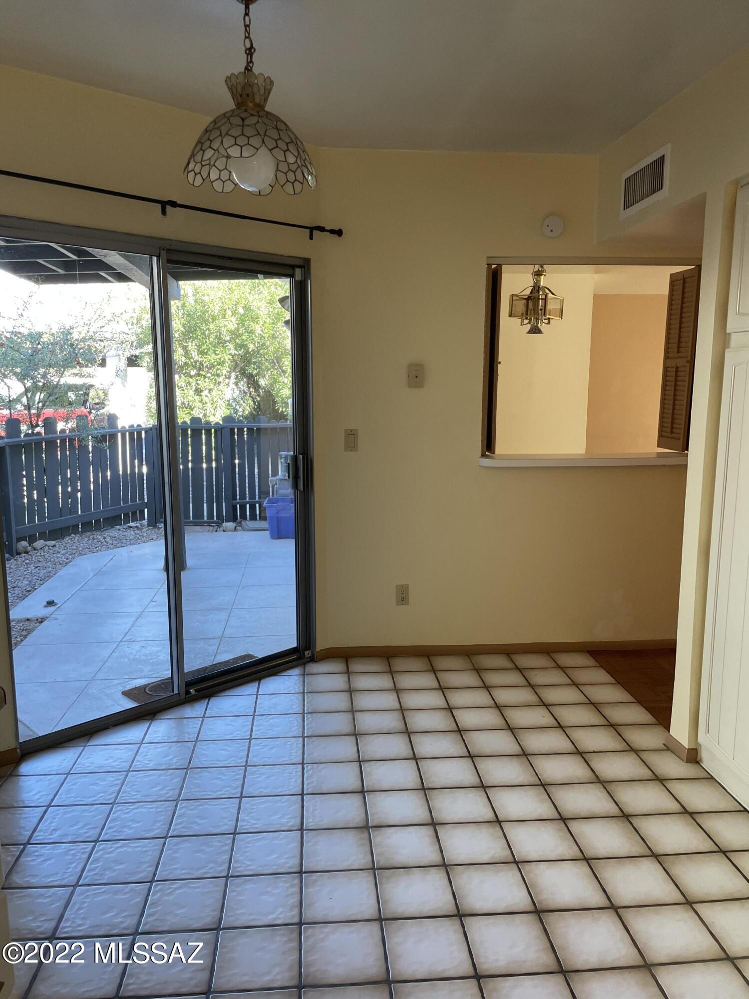 La Casita Foothills Estates (1-25) - Residential Lease