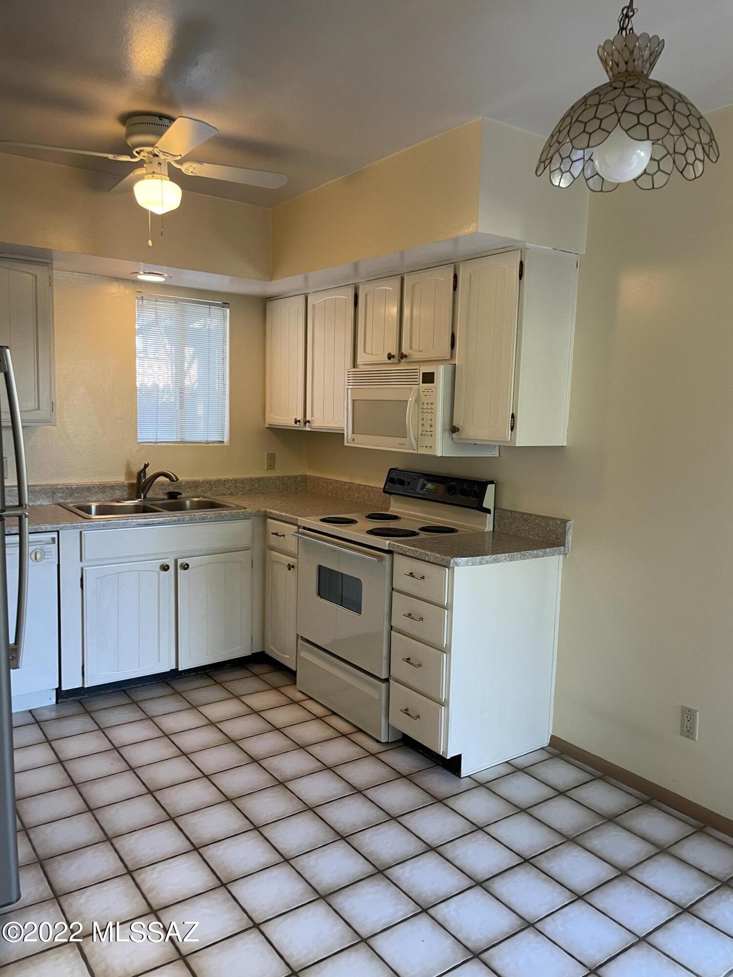 La Casita Foothills Estates (1-25) - Residential Lease