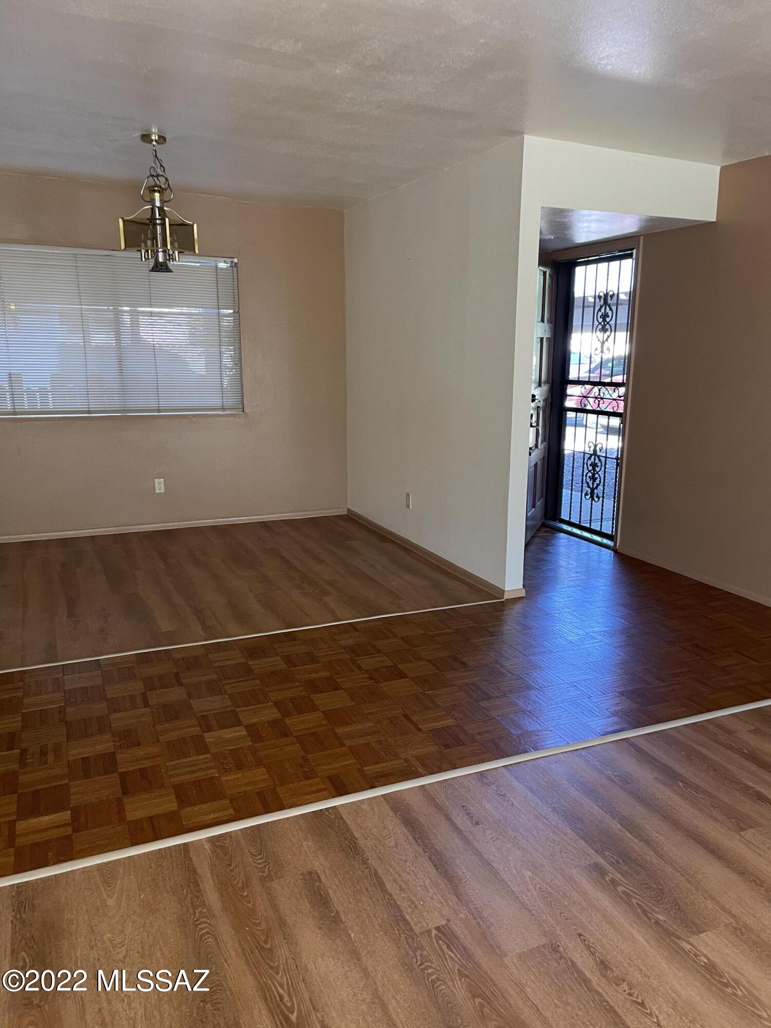 La Casita Foothills Estates (1-25) - Residential Lease