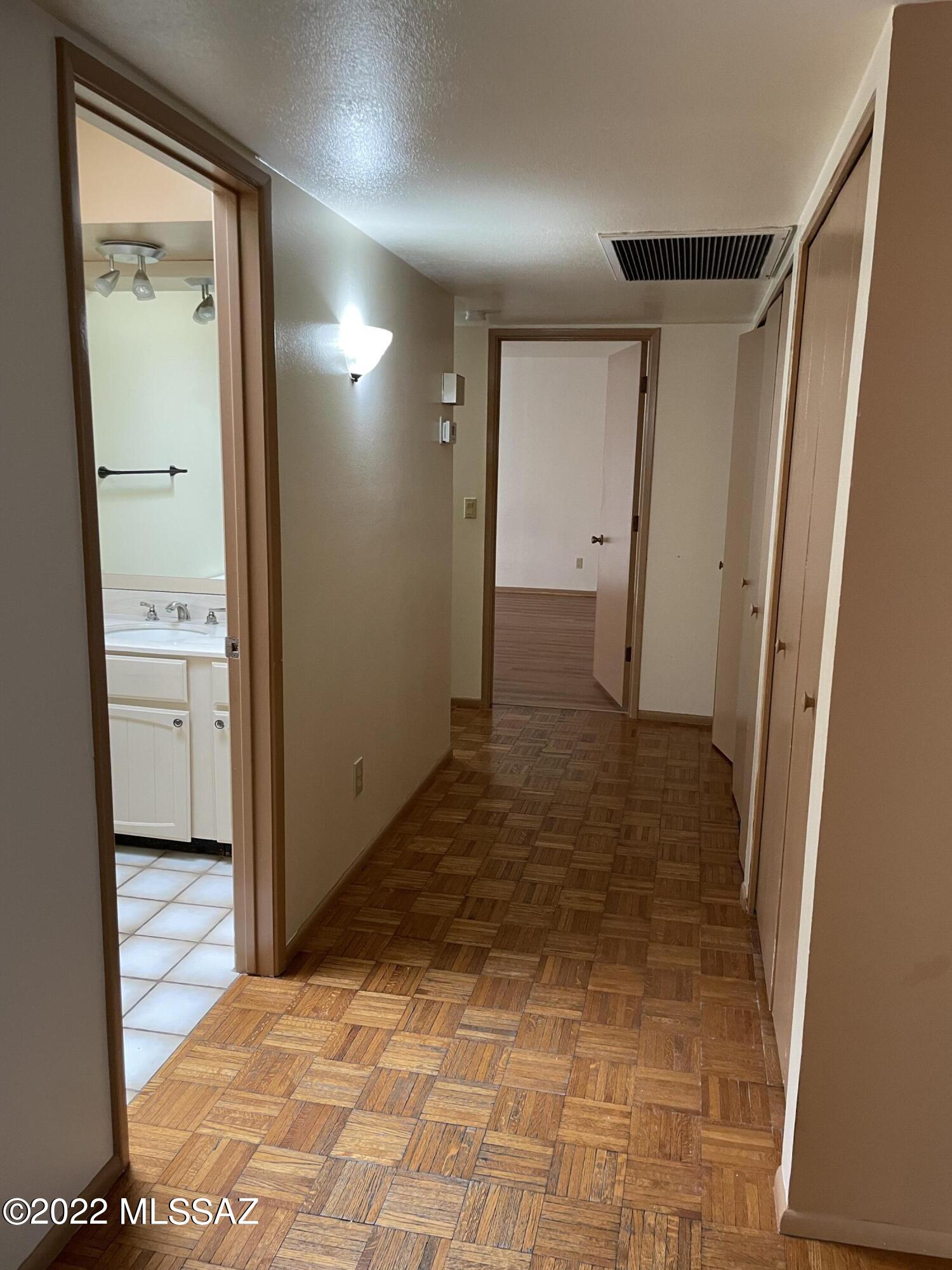 La Casita Foothills Estates (1-25) - Residential Lease