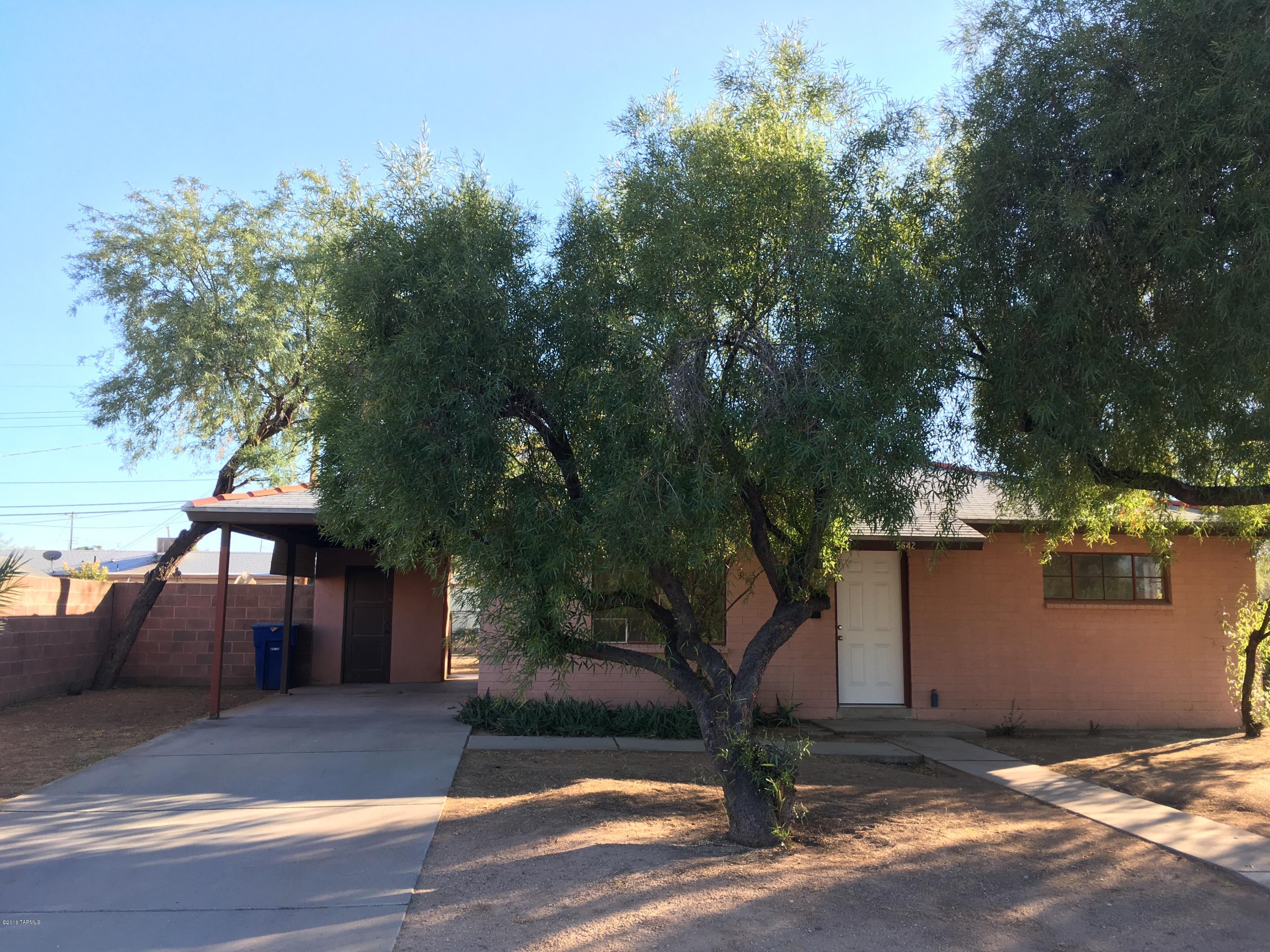 HUGE PRICE REDUCTION!!! SELLER SAYS SELL SELL SELL!!! Great opportunity for a newly remodeled charmer, new kitchen, bathrooms and ceramic flooring! Home has a great floor plan with large sized rooms! Located new Davis Monthan AFB, Park mall you wont want to let this pass you by so in essence, DON't WAIT GO TODAY!!!