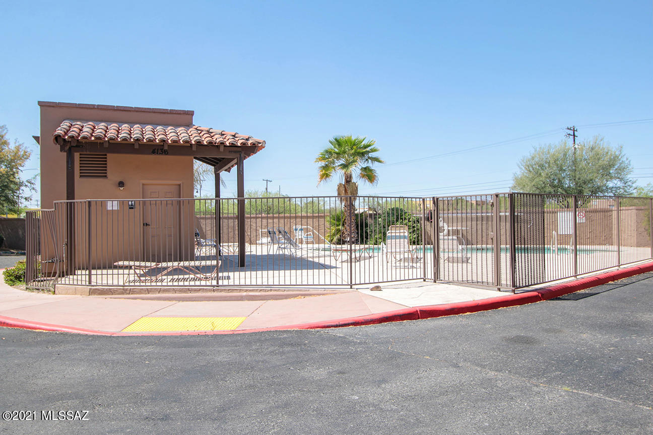 Stone Crossing Condominium - Residential