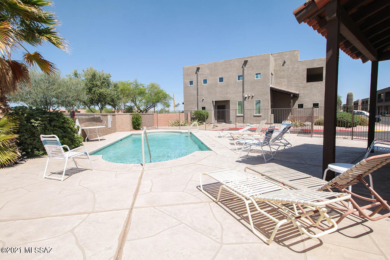Stone Crossing Condominium - Residential