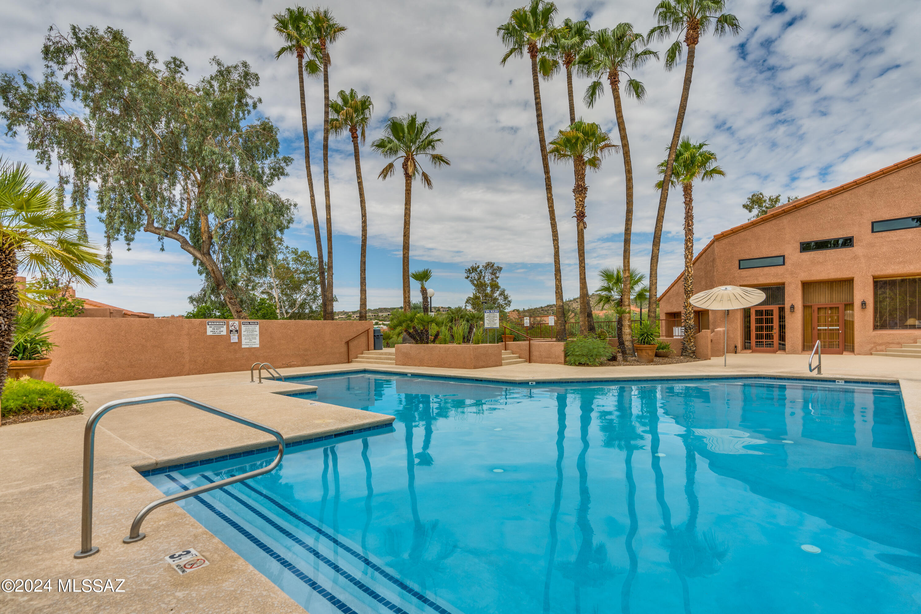 Ventana Vista Condominiums - Residential