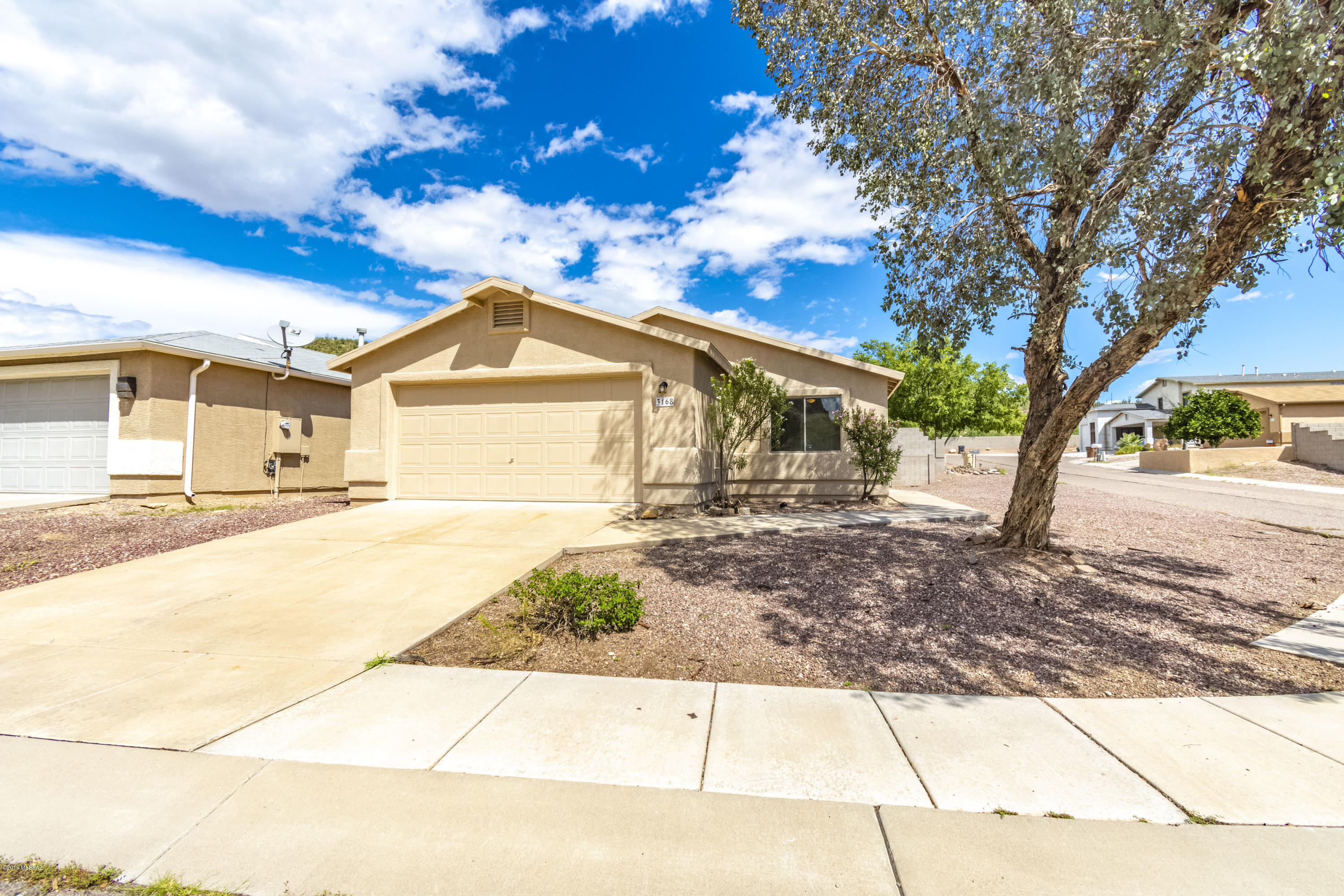 Mountain Manor View - Residential