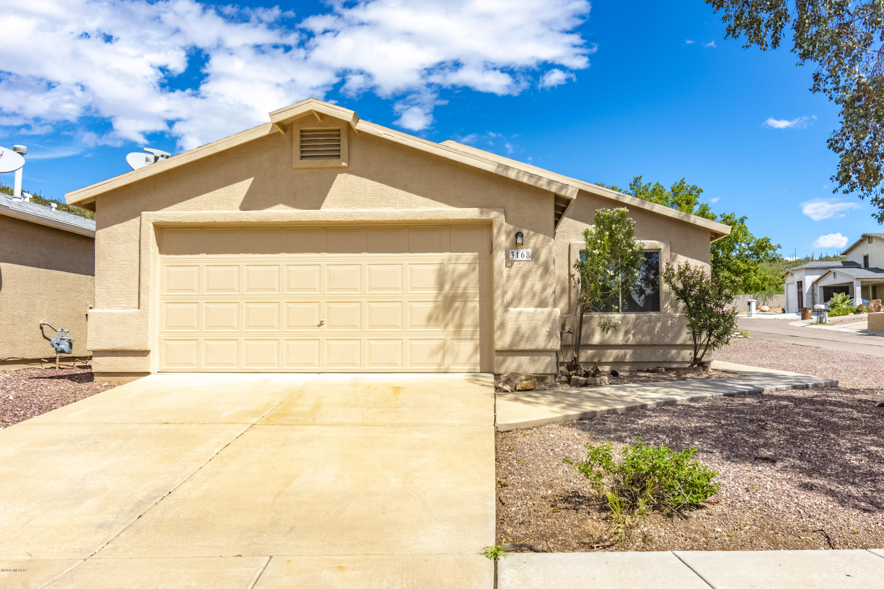 Mountain Manor View - Residential