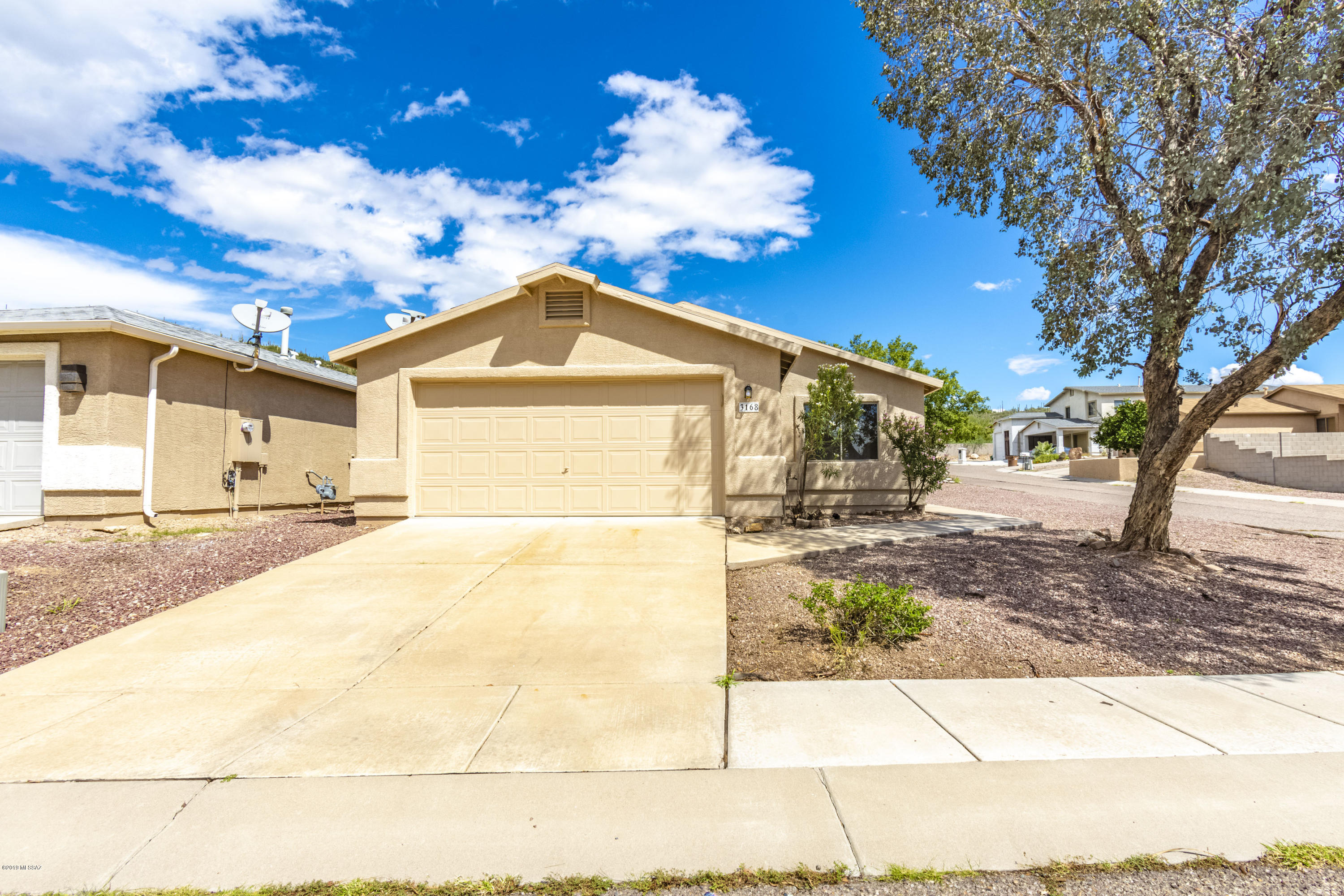 Mountain Manor View - Residential