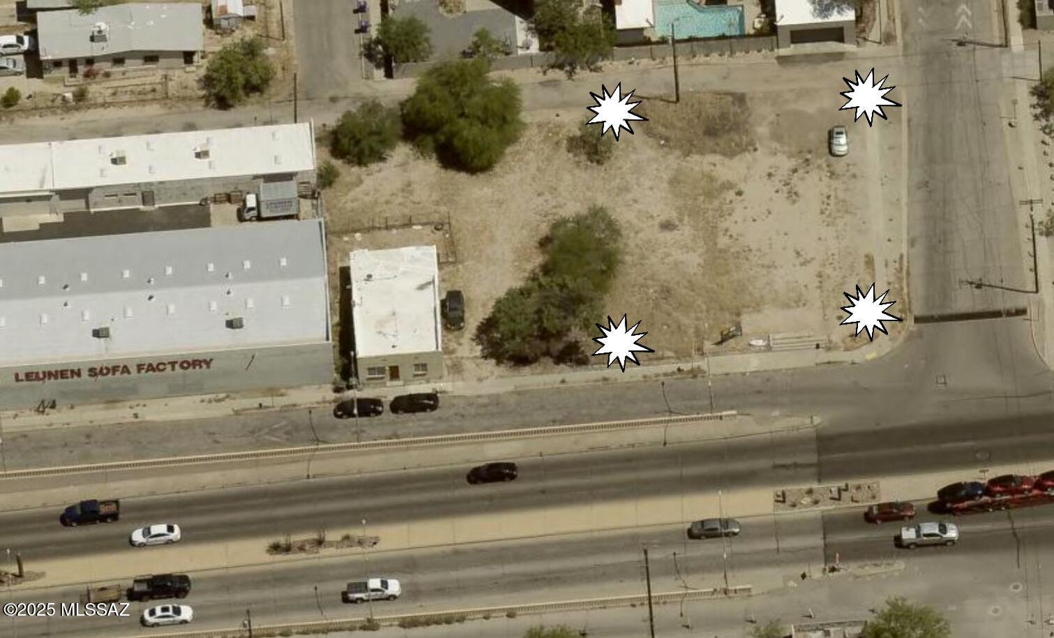 Fantastic opportunity to get your hands on this Vacant Commercial Urban Subdivided plot! A rare C-3 zoned, 1/4 acre corner lot with over 80k  in daily traffic. Right off I10 and ready for your Concept.
Super close to shopping, downtown, Pima West, Pima Downtown, Downtown, and UA campus. C-3 allows for both residential and commercial use, or a mix there of! Even multi-family.