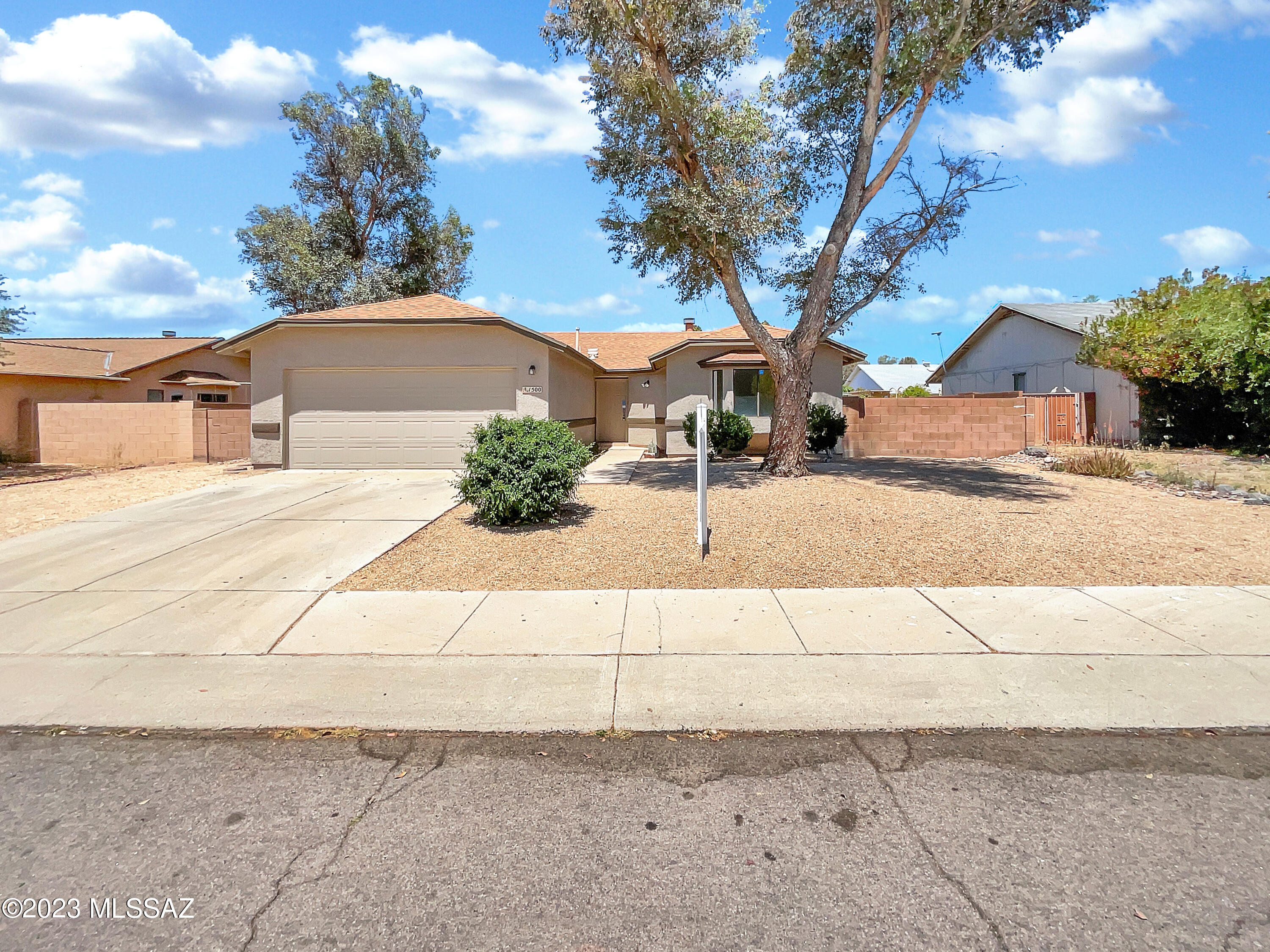 Welcome to this gorgeous neighborhood! Terrific 3 bedroom and 2 bath home with a 2 car garage. Enjoy preparing meals in this impressive kitchen equipped with ample cabinets, stones and stainless steel appliances. Entertaining is a breeze with this great floor plan complete with a cozy fireplace. The main bedroom boasts a private ensuite with dual sinks. Other bedrooms offer plush carpet and sizable closets. Entertain on the covered back patio, perfect for barbecues. Don't wait! Make this beautiful home yours today.