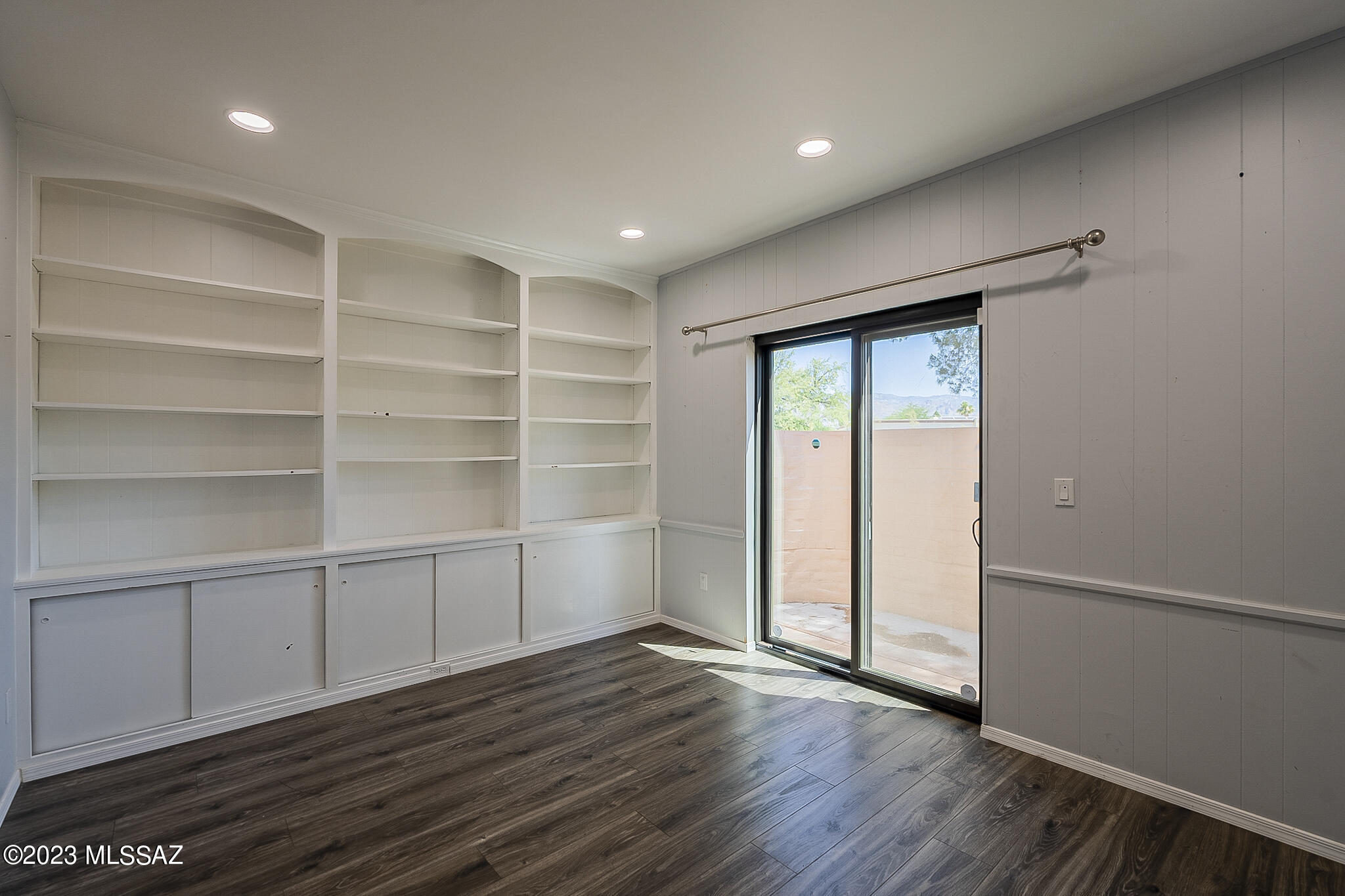 Colonia Verde (13-17) - Residential