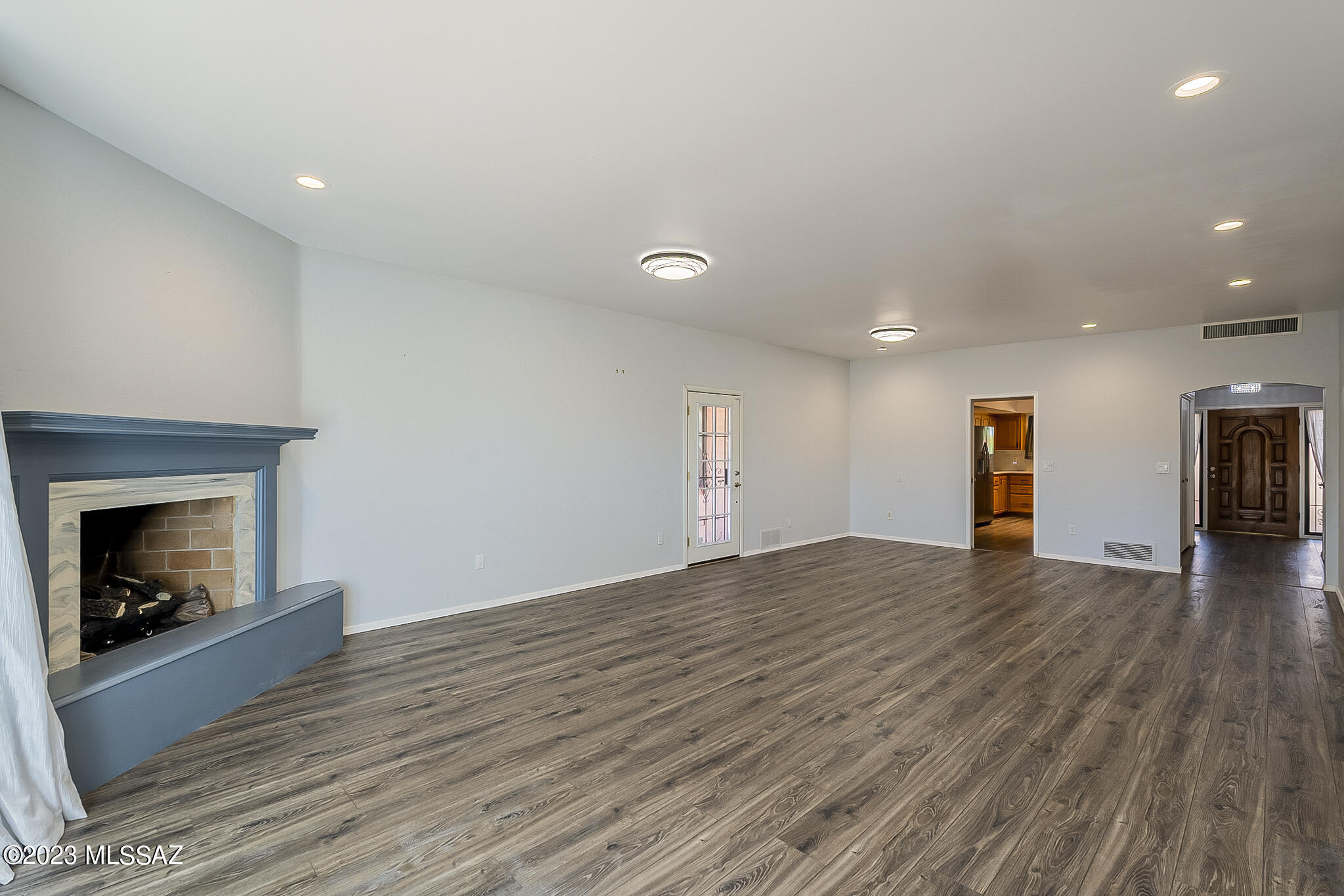 Colonia Verde (13-17) - Residential
