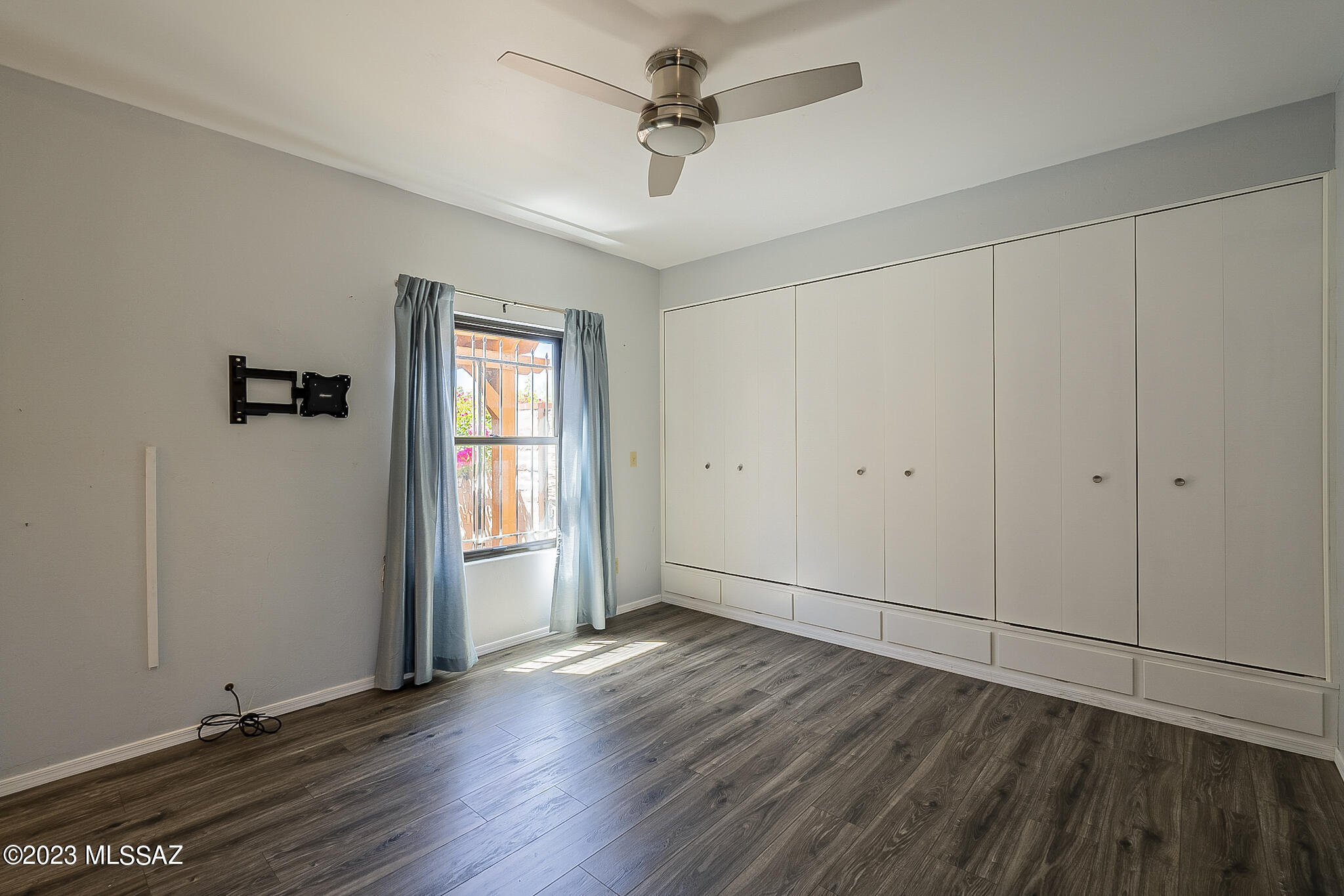 Colonia Verde (13-17) - Residential