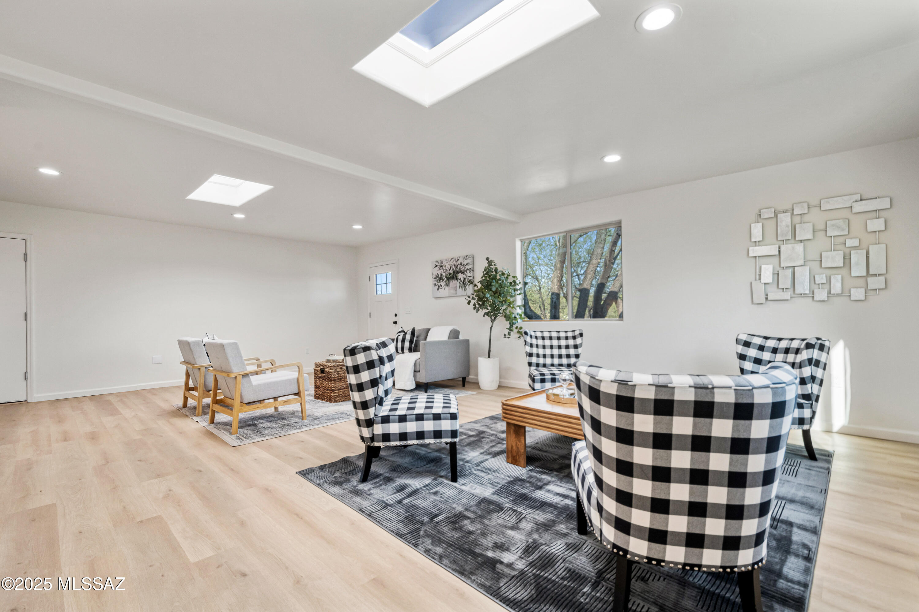 Tres Lomas (1-147) - Residential