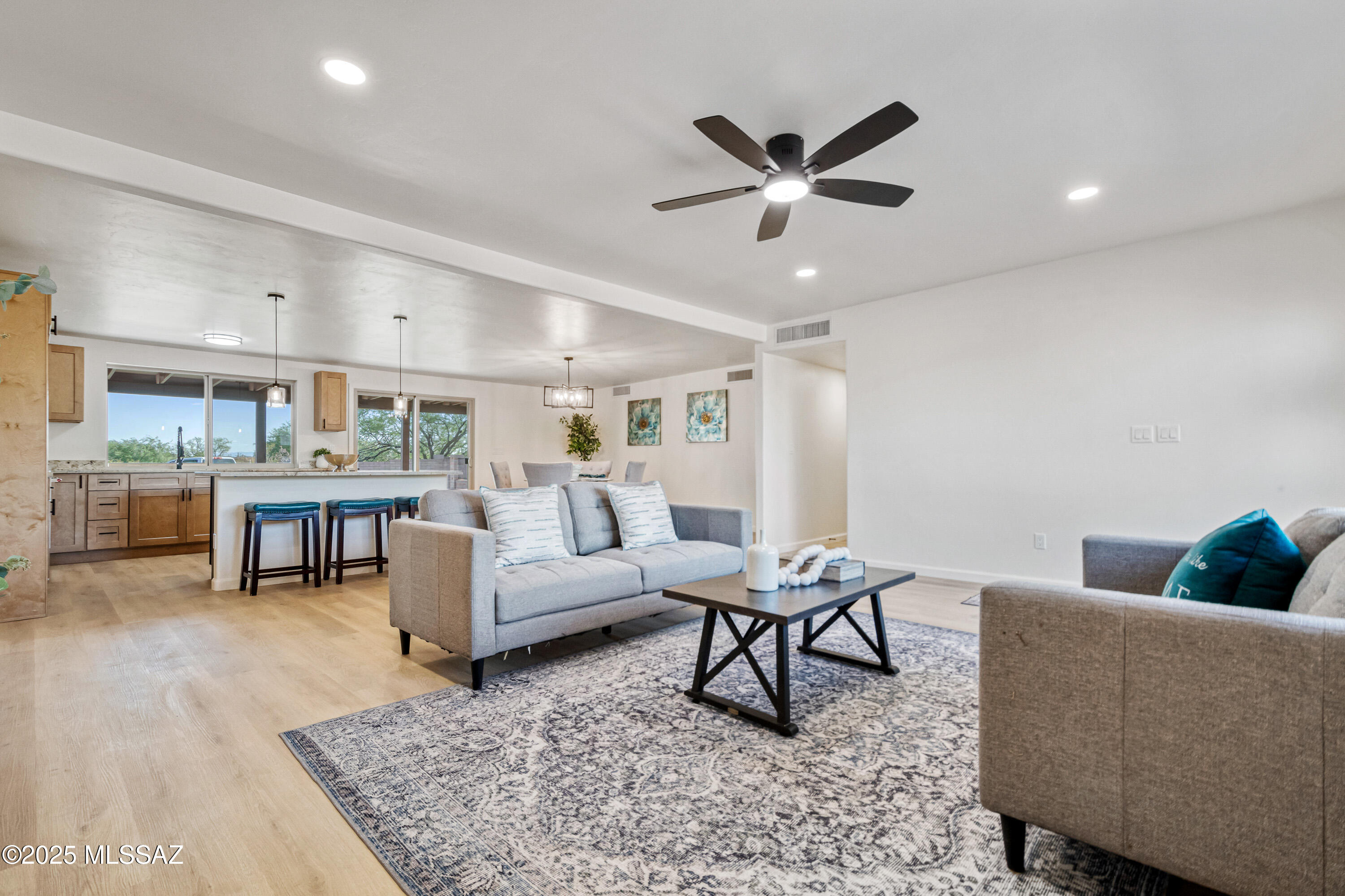 Tres Lomas (1-147) - Residential