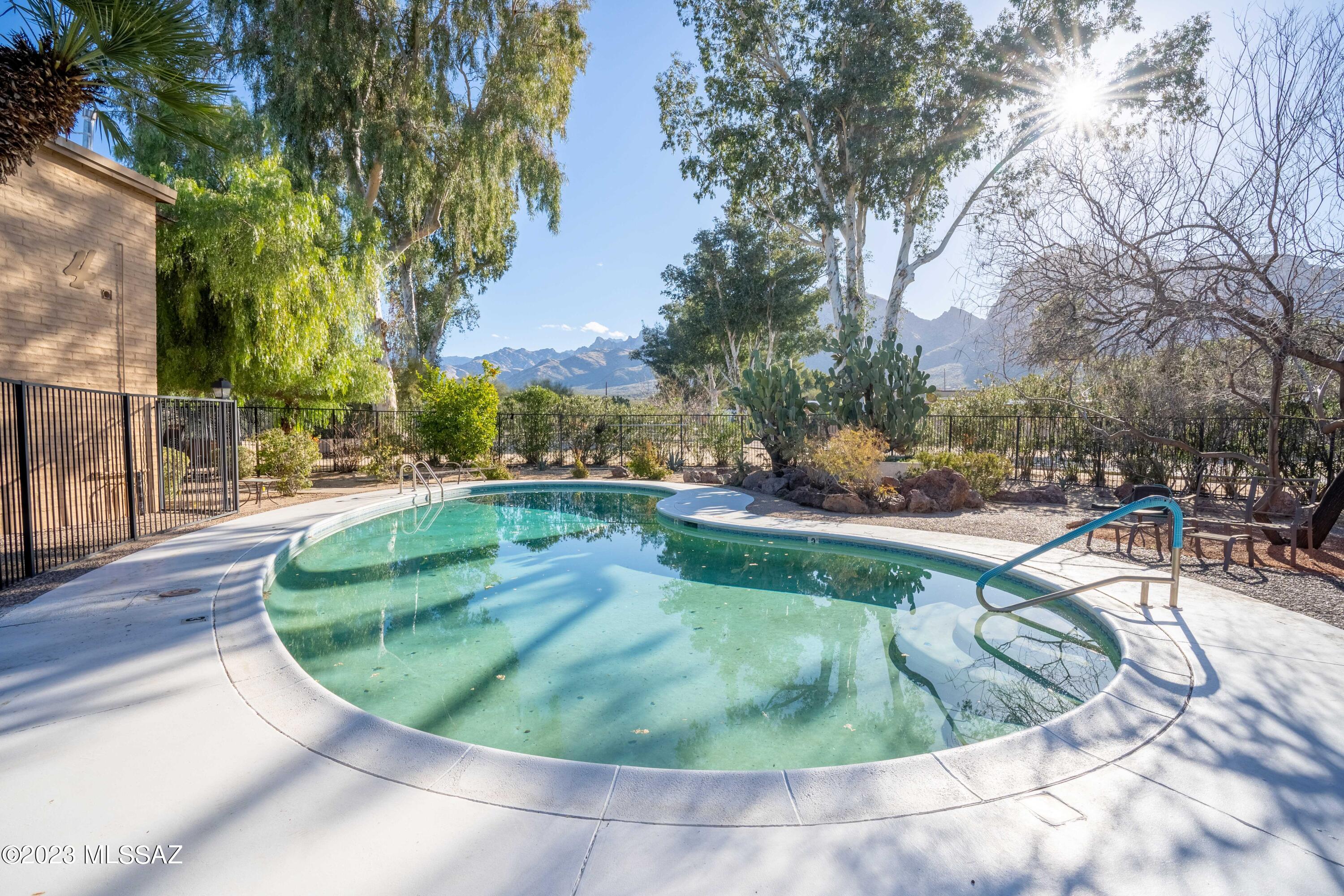 Cancha Del Golf - Residential