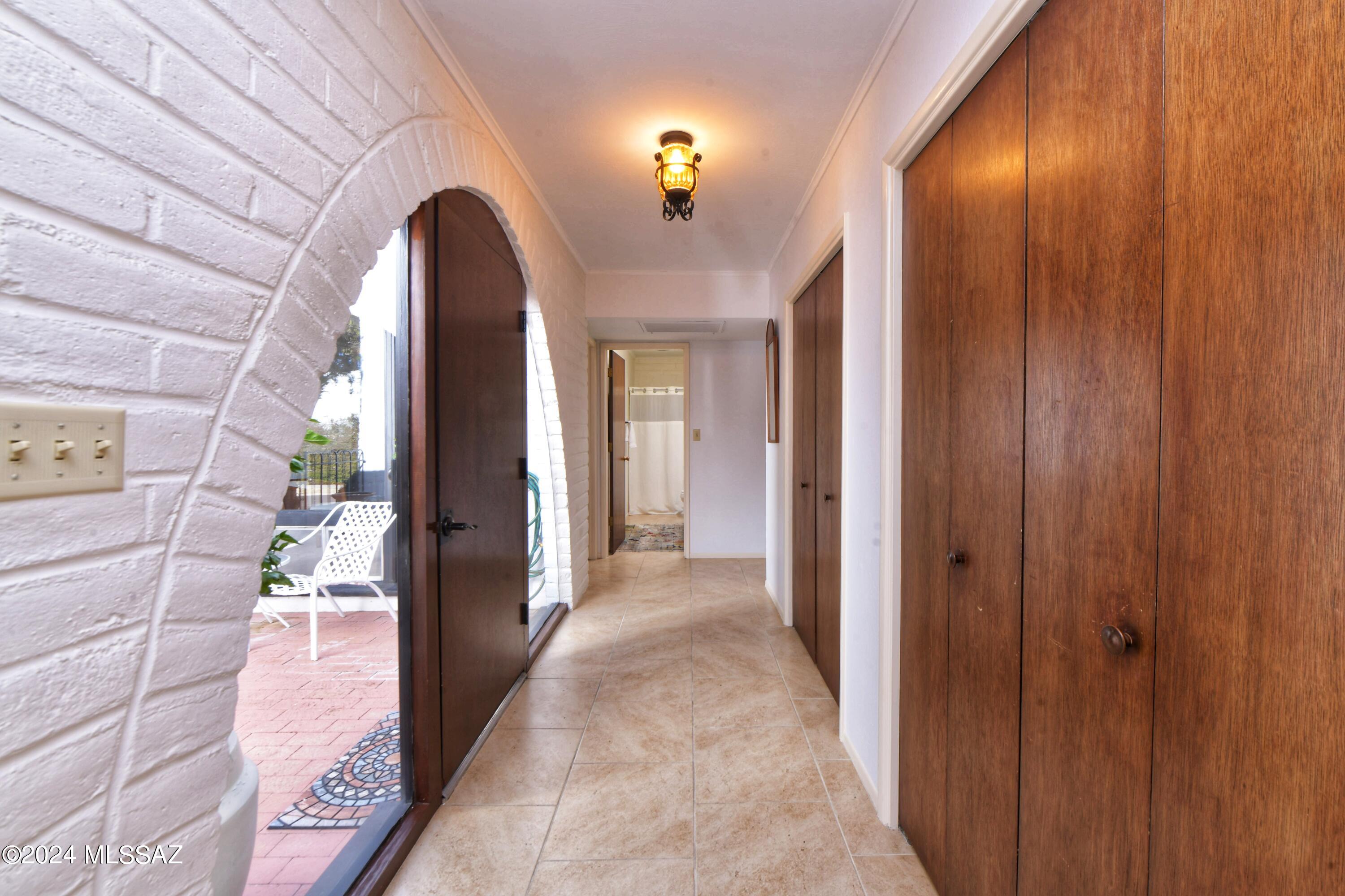 Las Lomitas (1) - Residential