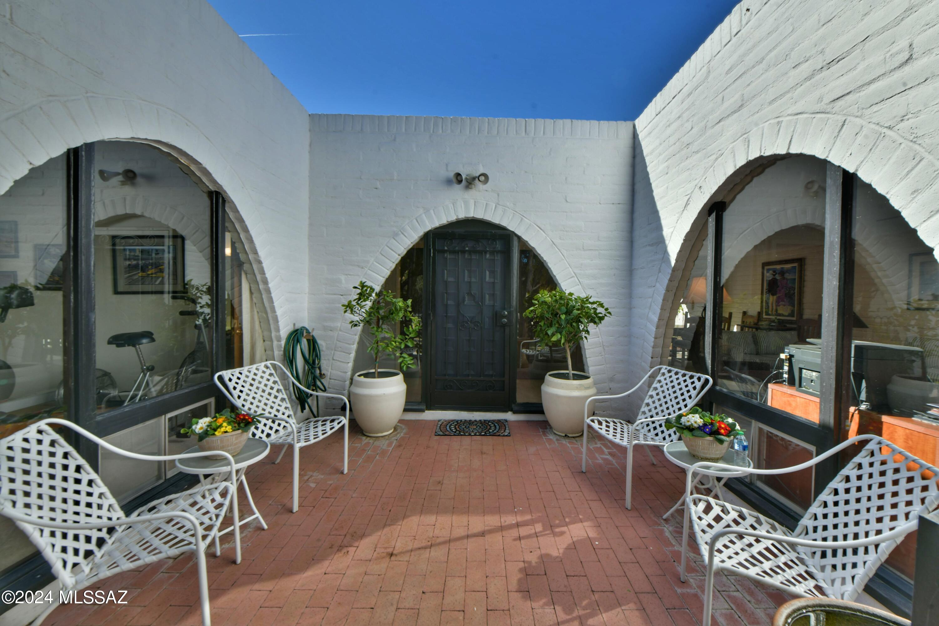 Las Lomitas (1) - Residential