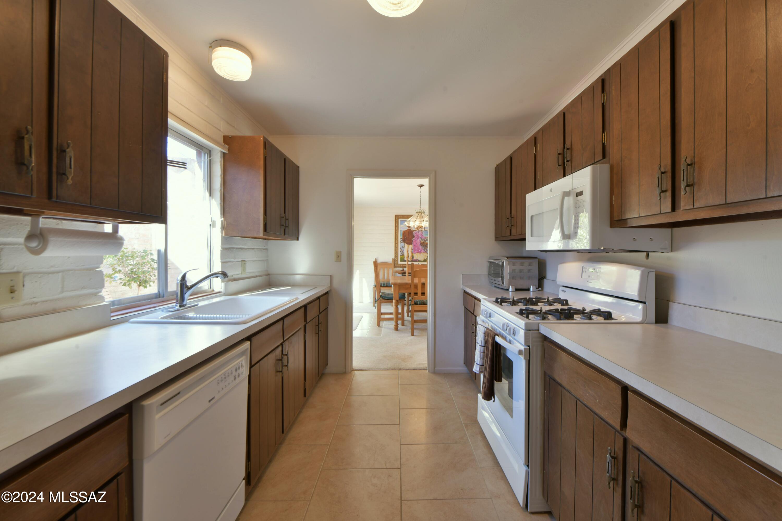 Las Lomitas (1) - Residential