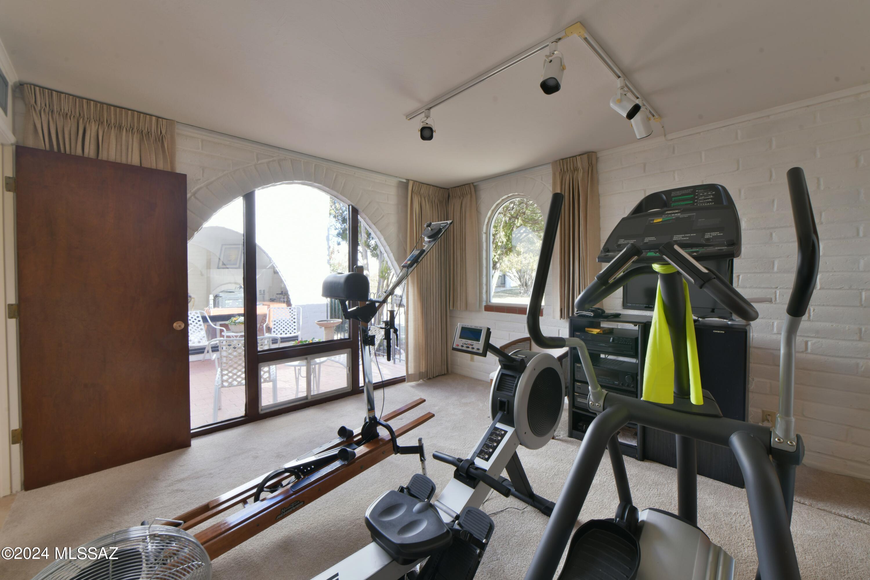 Las Lomitas (1) - Residential