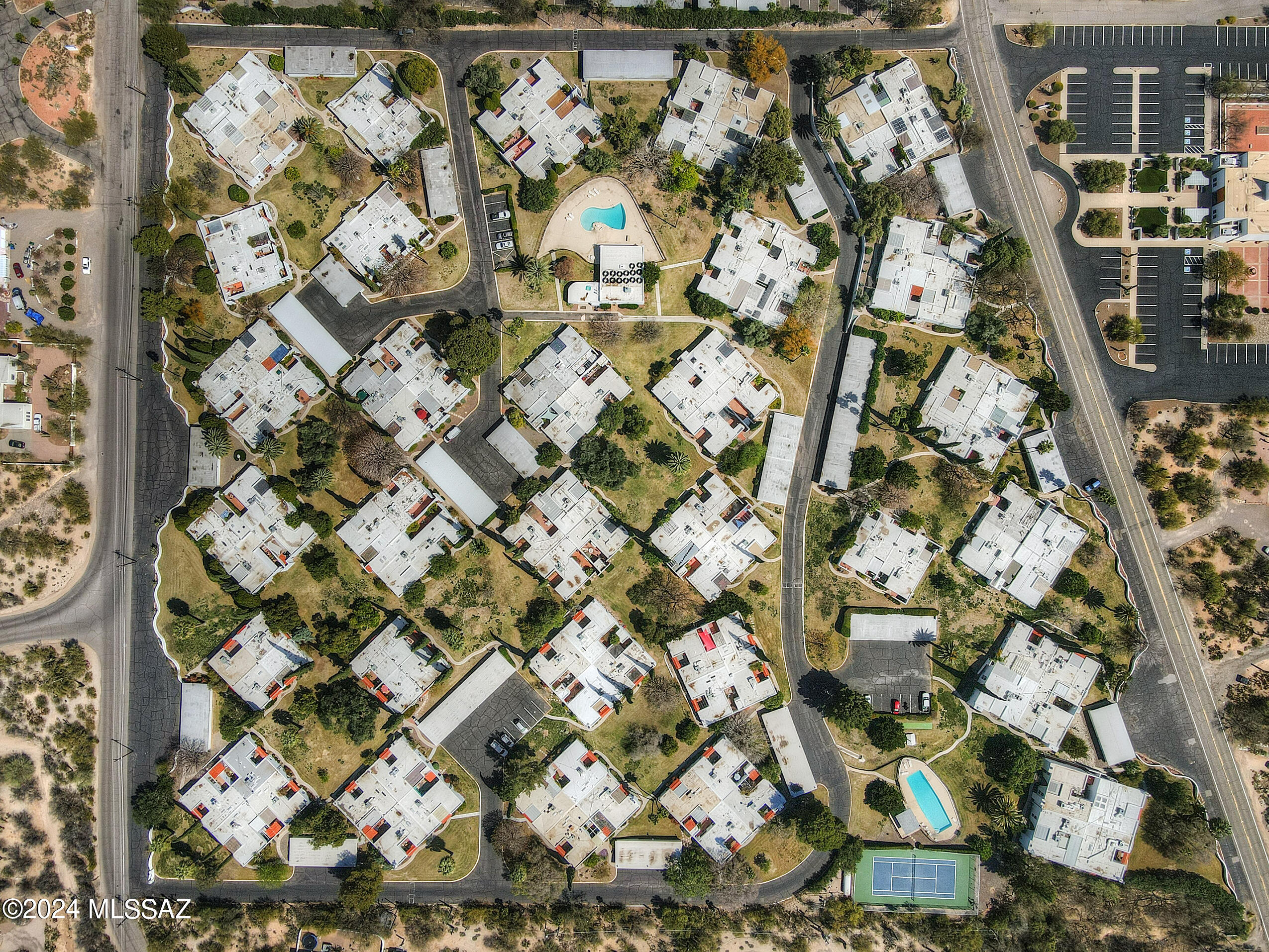 Las Lomitas (1) - Residential
