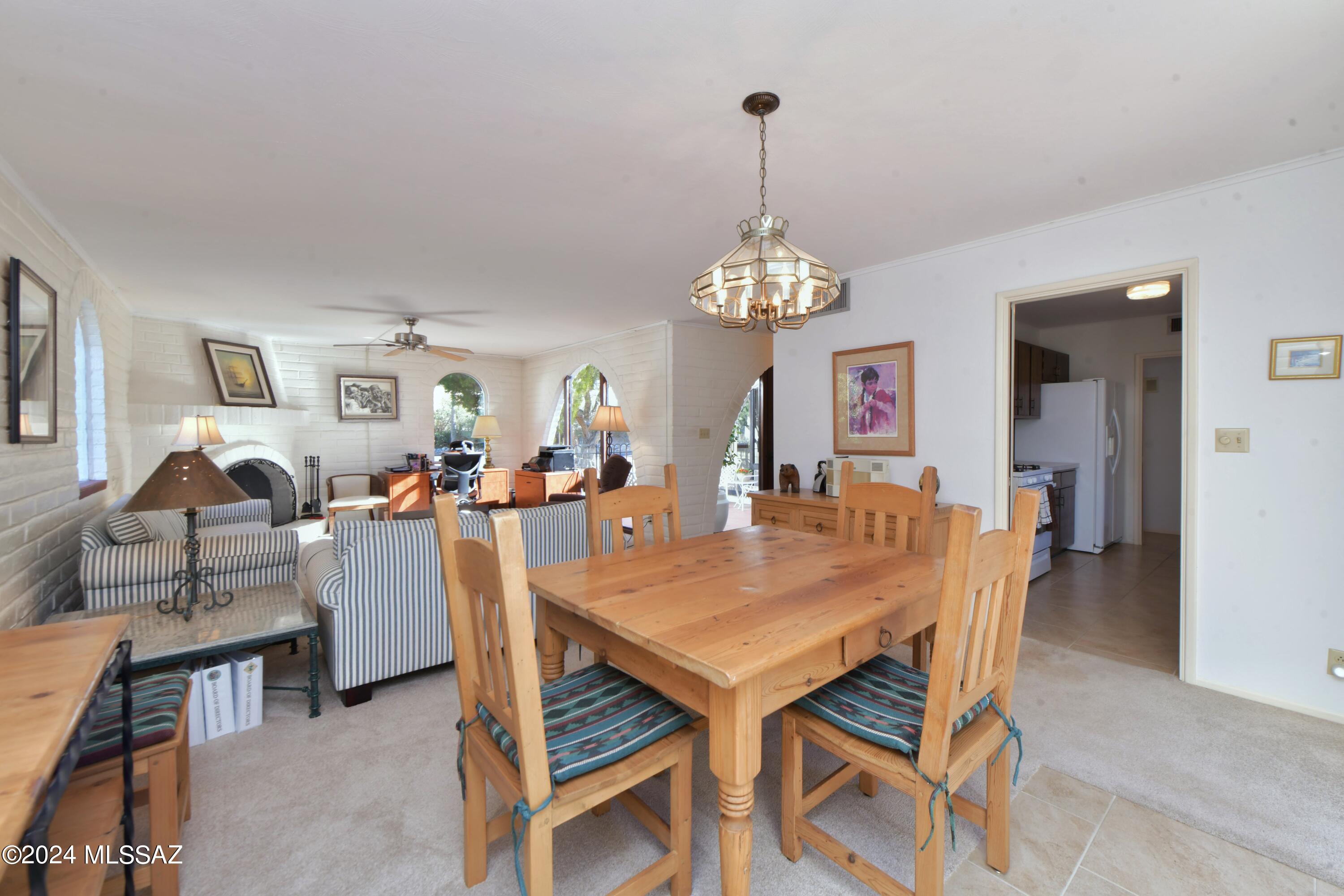 Las Lomitas (1) - Residential