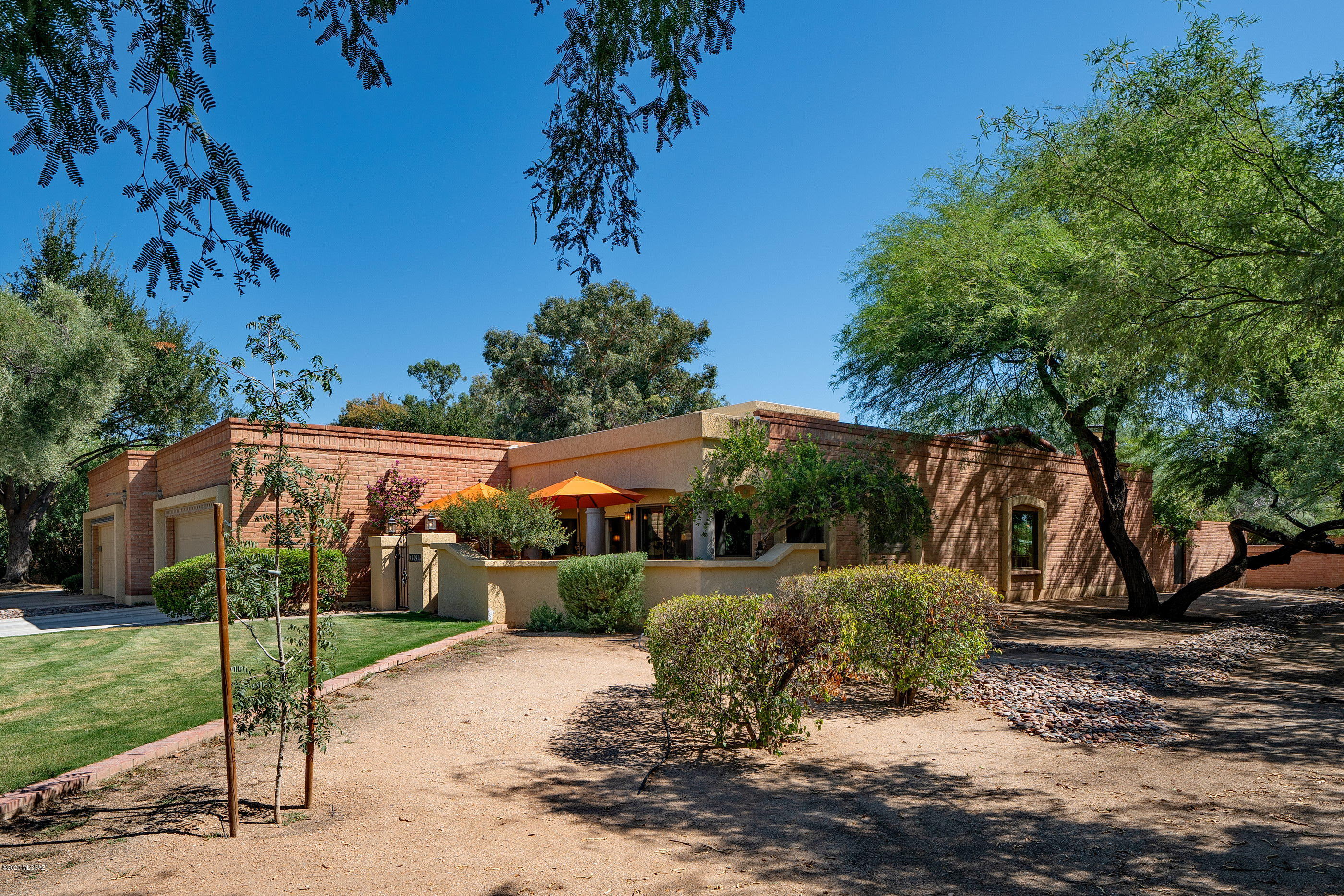 Rarely available Riverbend home. New hvac, Andersen windows, bright corner lot adjacent to common space