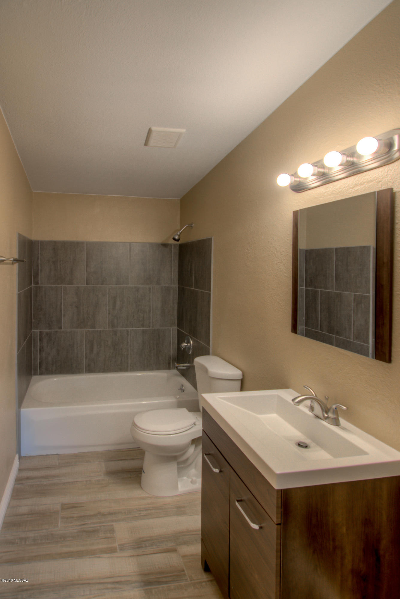 Manana Grande - Residential