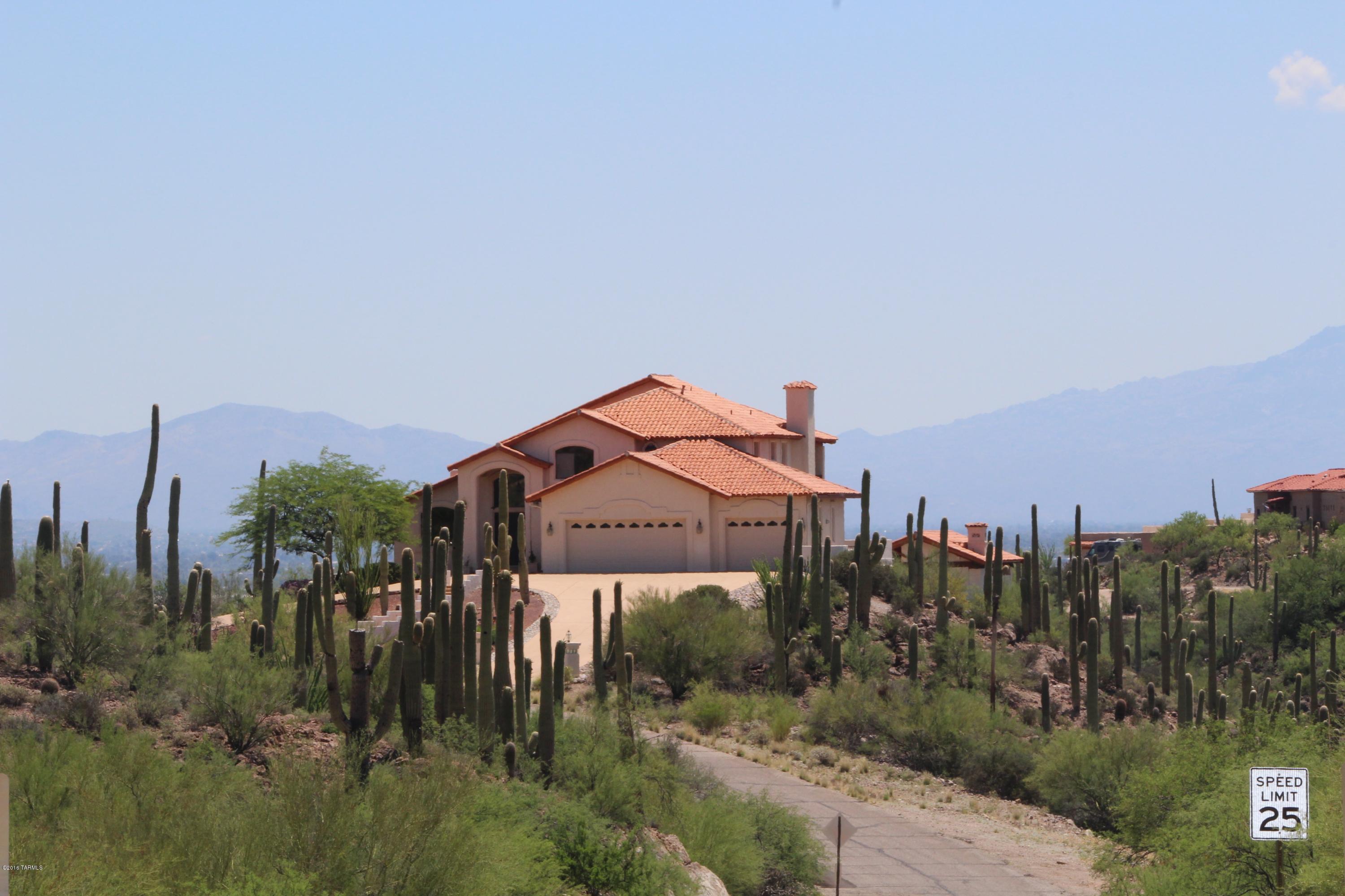 Vista De La Sierra De Dios - Residential