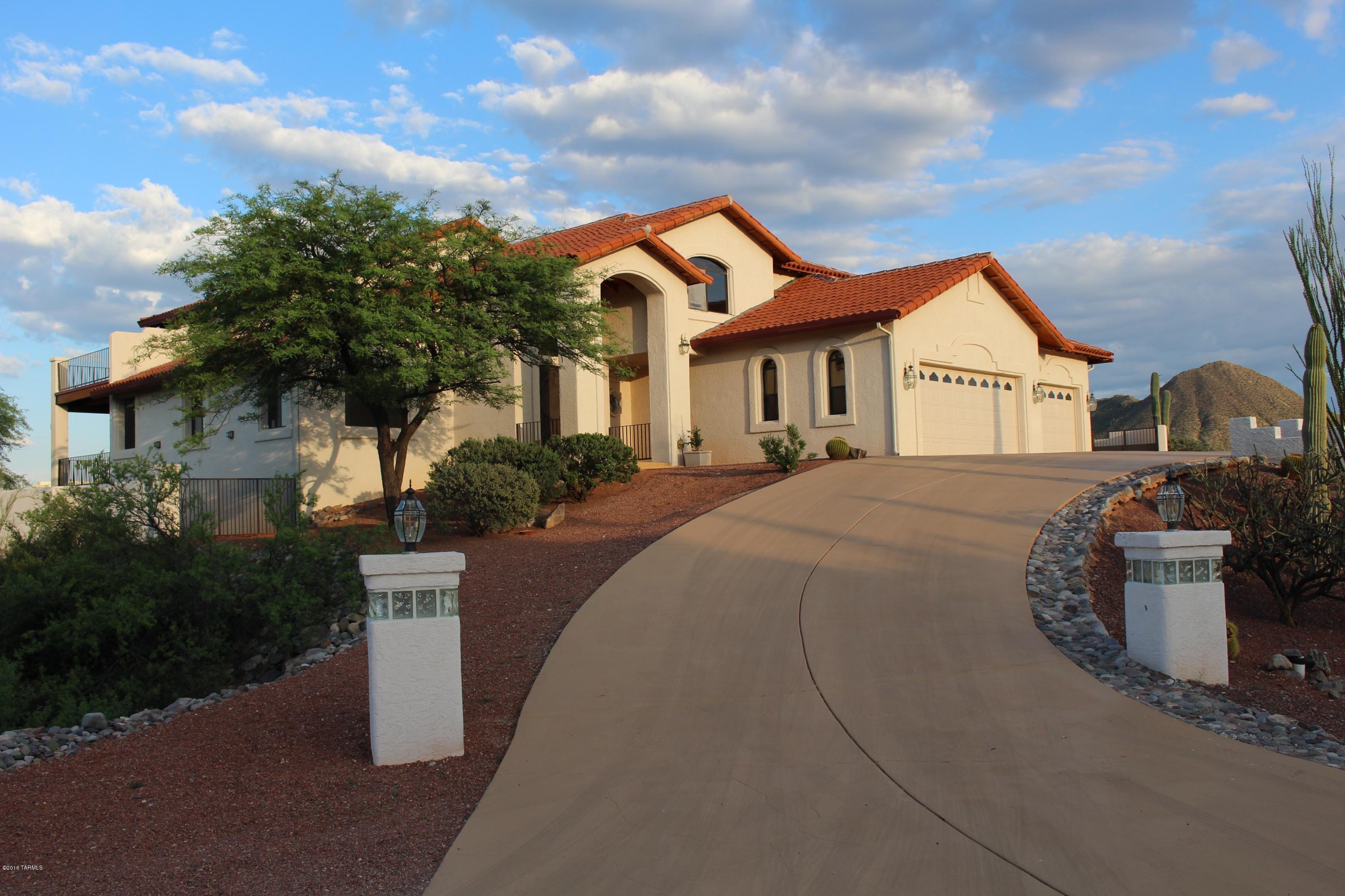 Vista De La Sierra De Dios - Residential