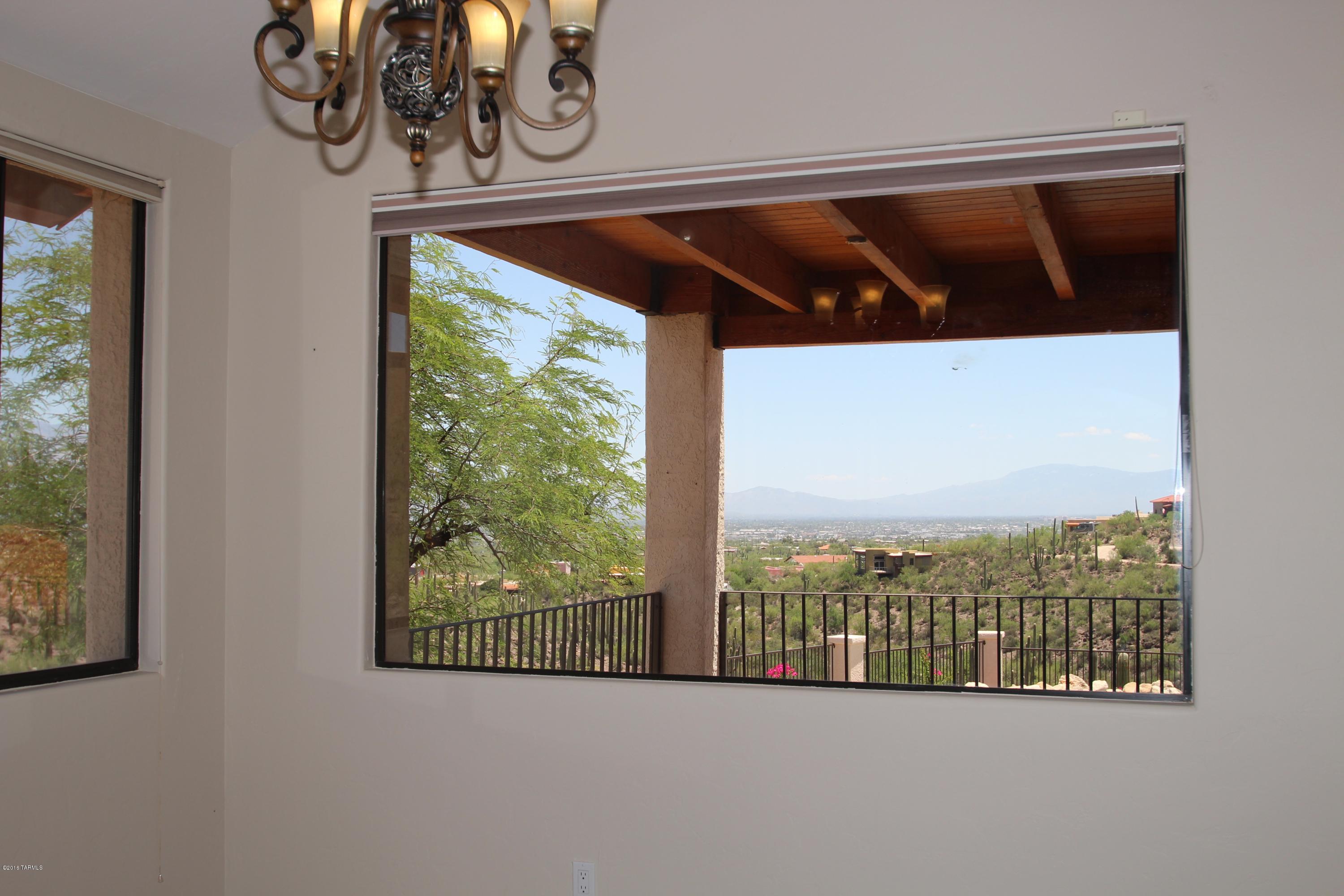 Vista De La Sierra De Dios - Residential