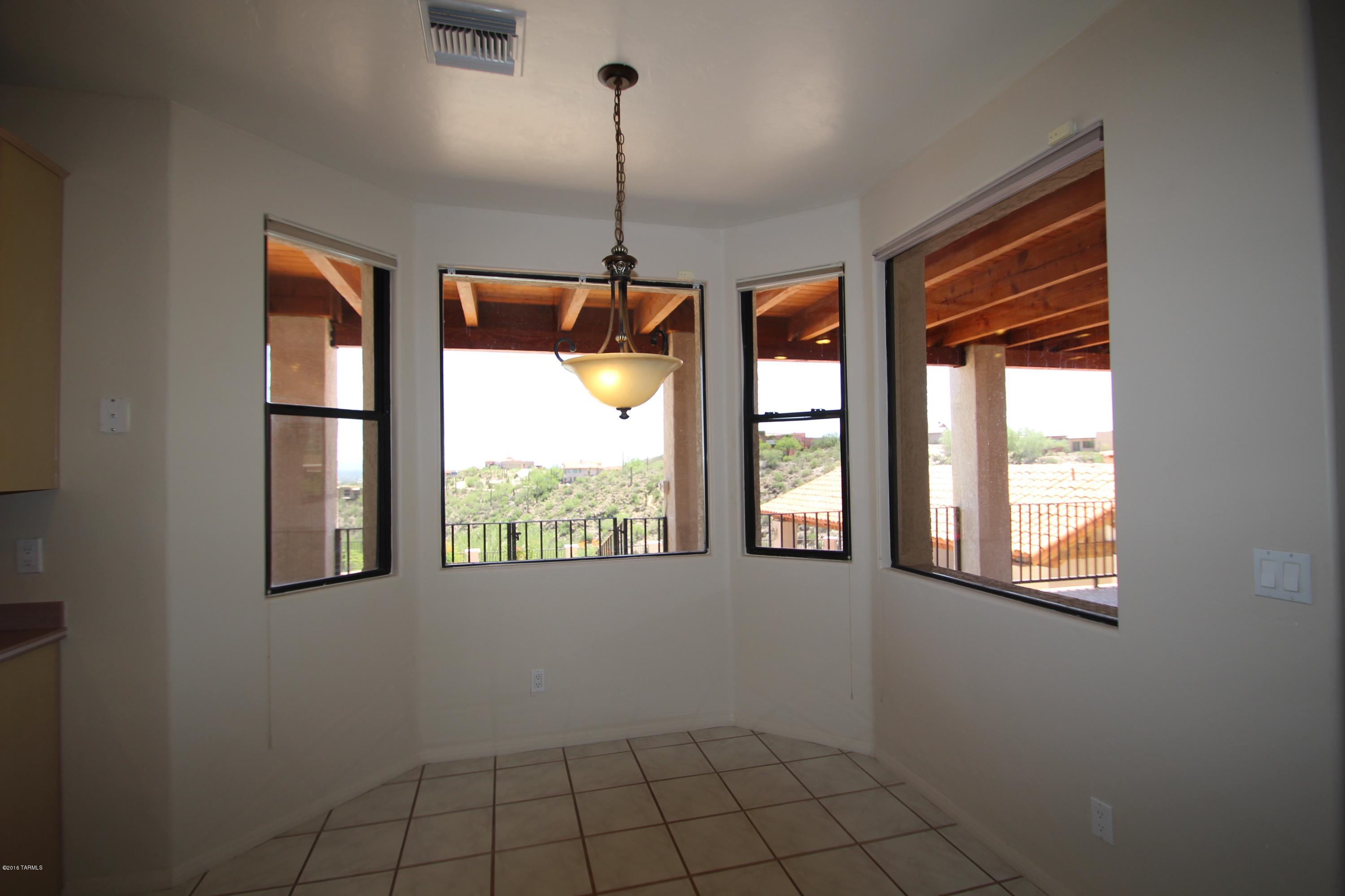 Vista De La Sierra De Dios - Residential