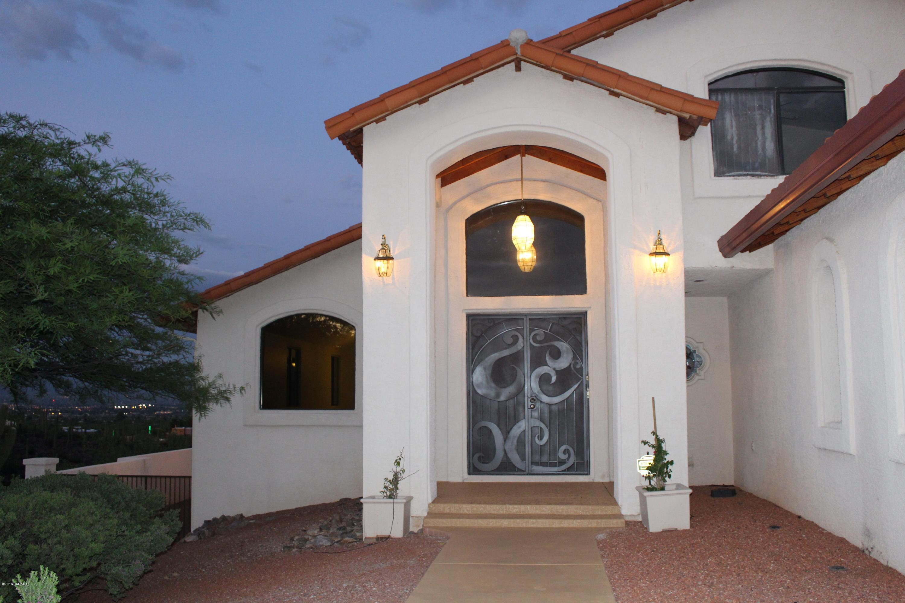 Vista De La Sierra De Dios - Residential