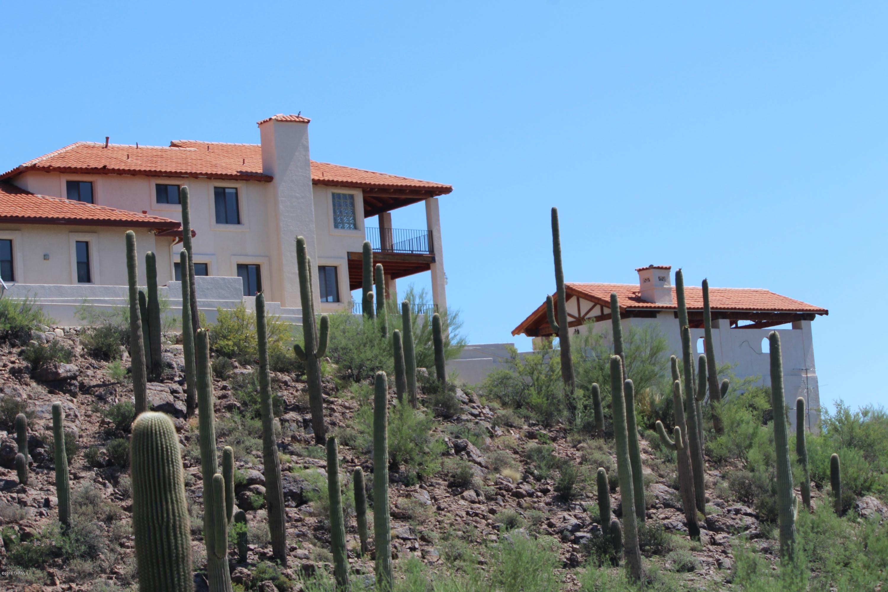 Vista De La Sierra De Dios - Residential