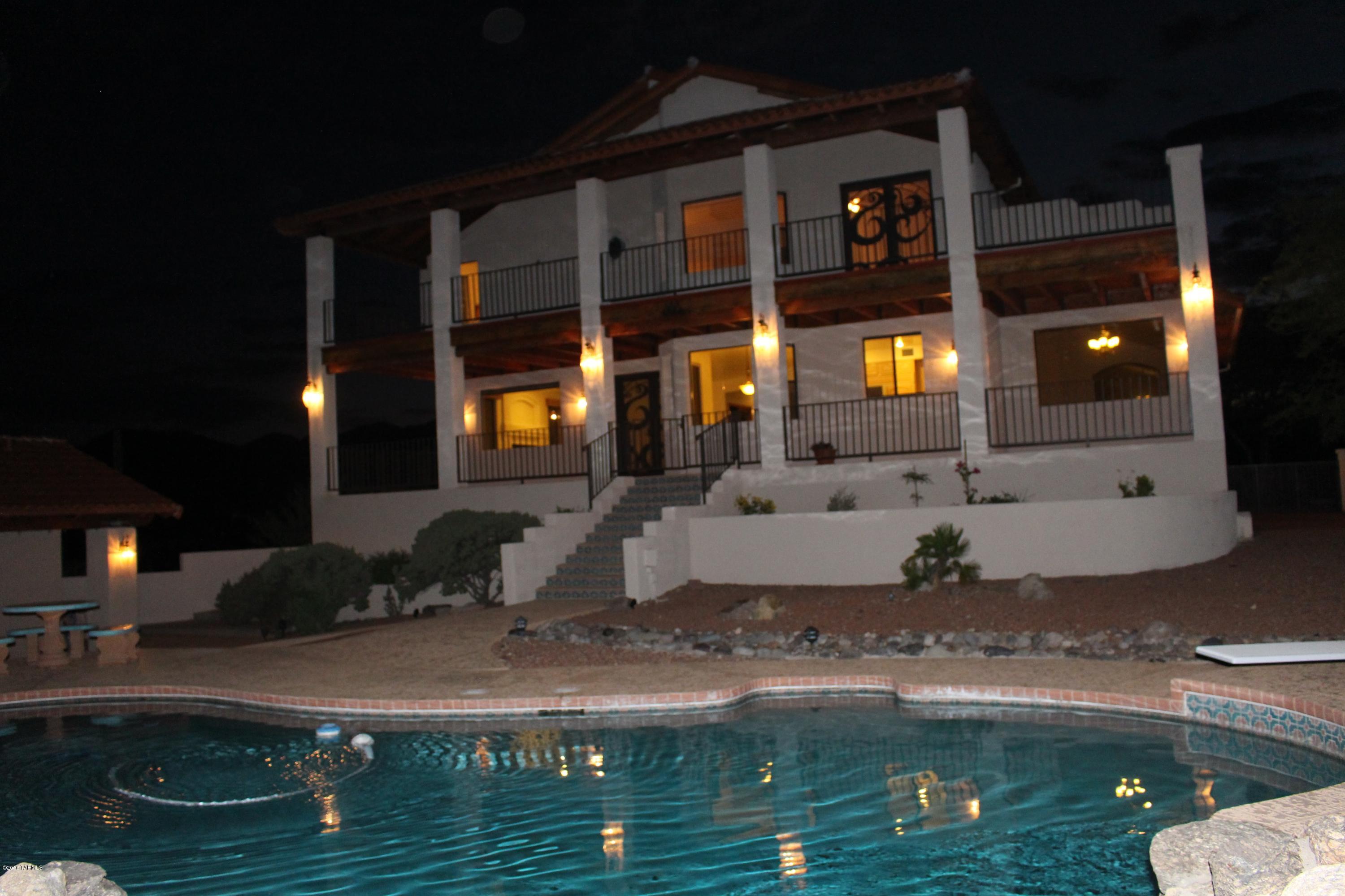 Vista De La Sierra De Dios - Residential
