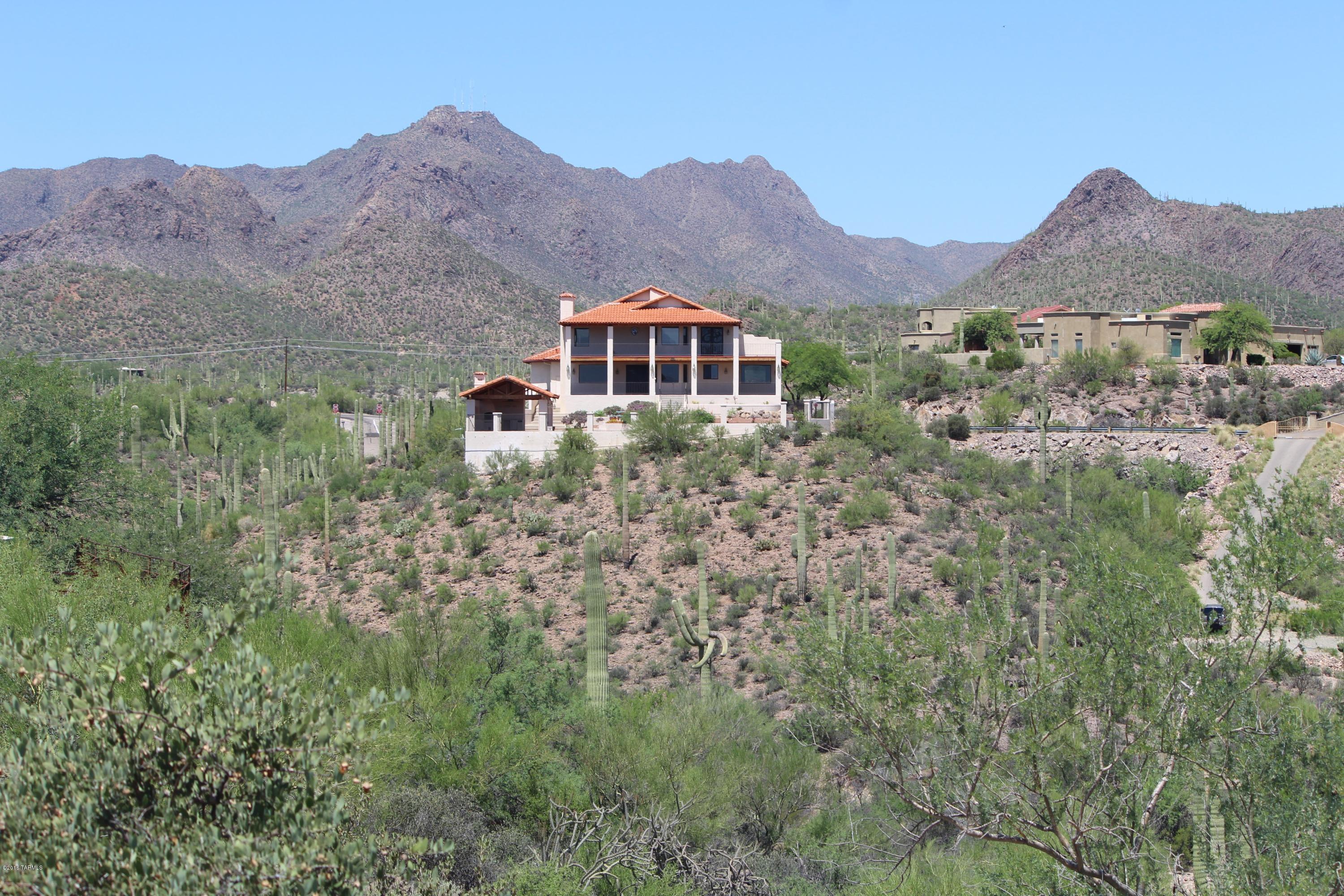 Vista De La Sierra De Dios - Residential