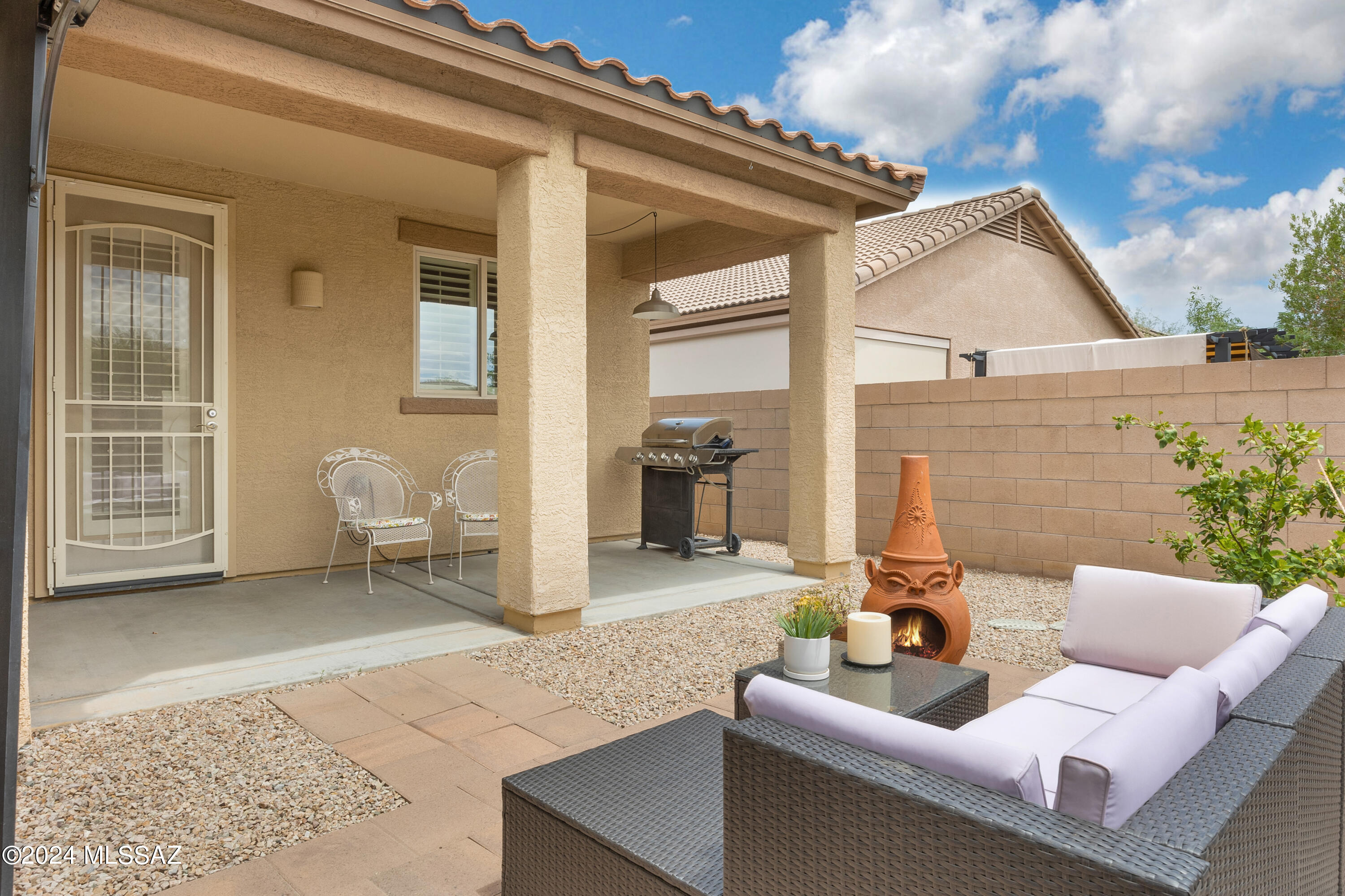 Rancho Vistoso NGHB 10 PCLS S,U & V - Residential