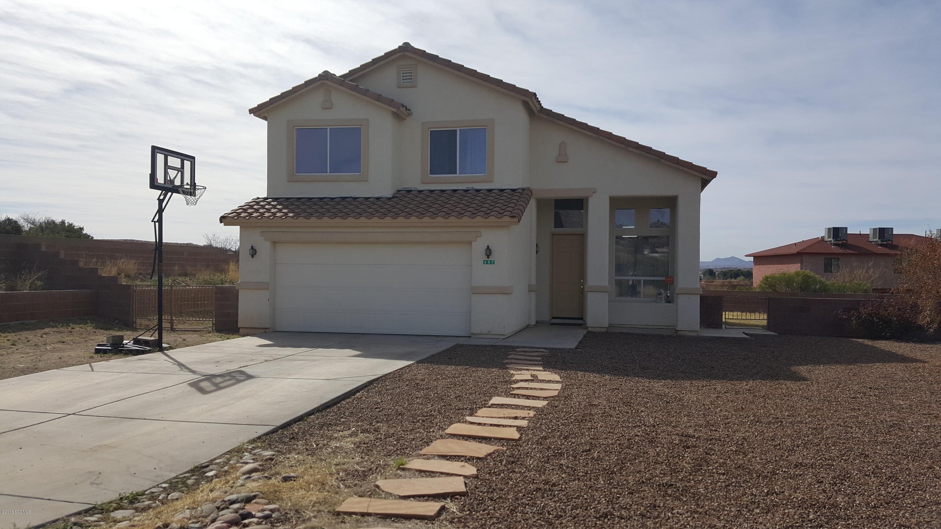 Great home with 4 bedrooms, 2.5 baths, high Living Room ceilings, Kitchen Island/Bar, Family room, 2nd Separate Phone line used for home office. Just minutes from Fitness Center, Church, Walking trail and Coatimundi Middle School. Must see! Make your offer now!!