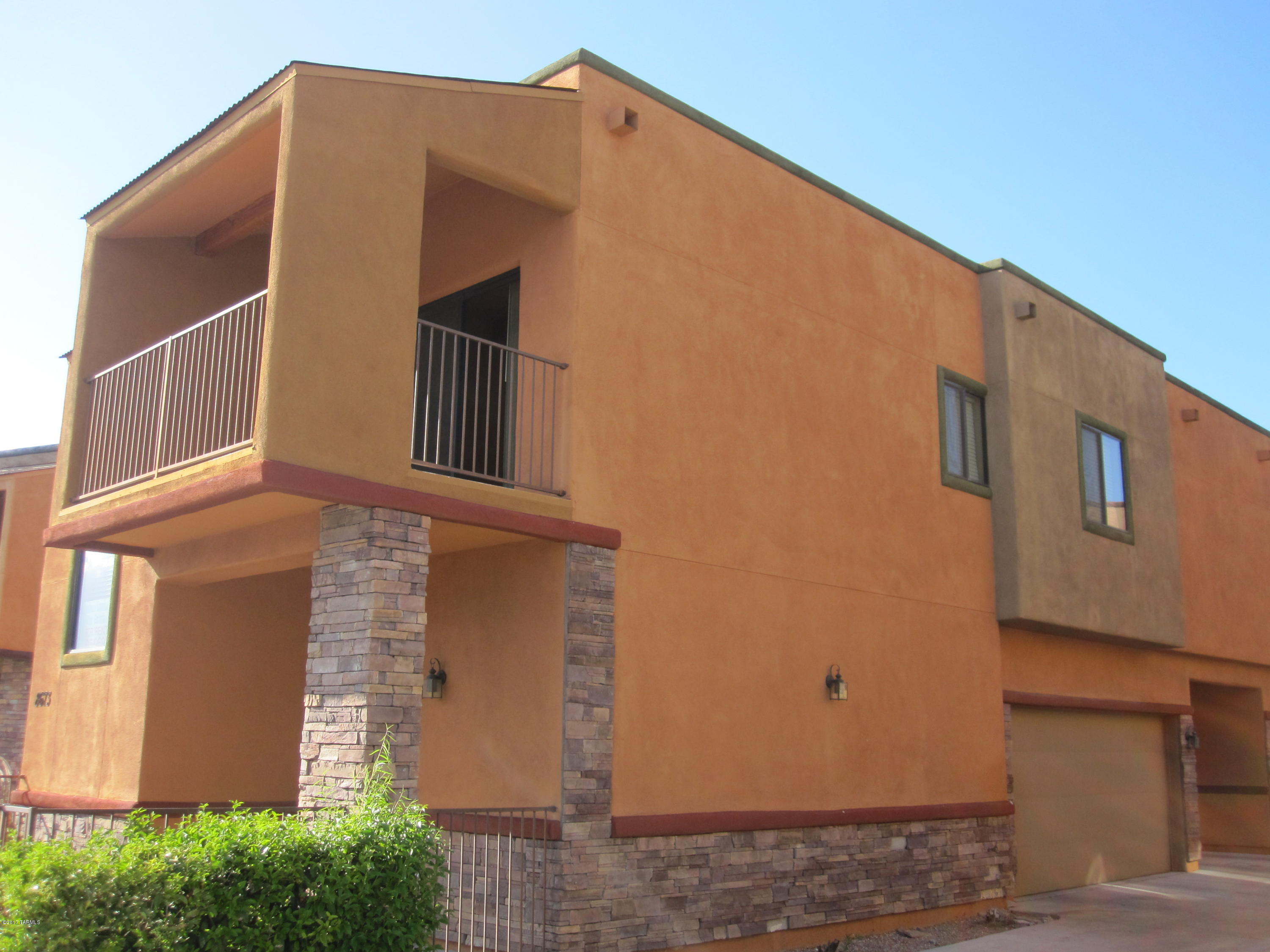 Dos Tiburones Townhouses (1-34) - Residential Lease