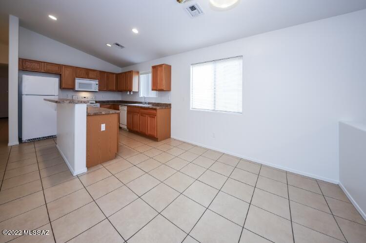 Desert Point Estates (1-76) - Residential Lease